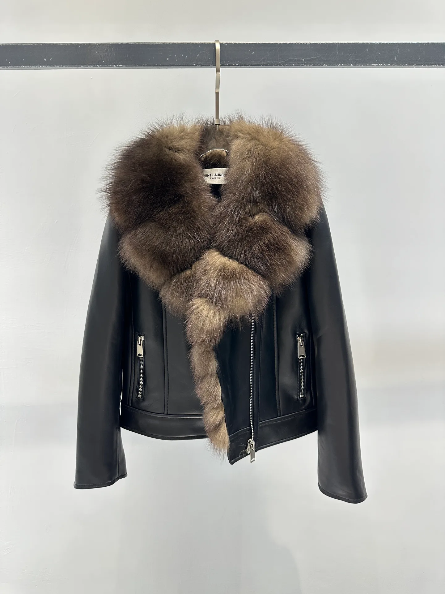 Кожаные Куртки И Дублёнки Женские Saint Laurent 18699665
