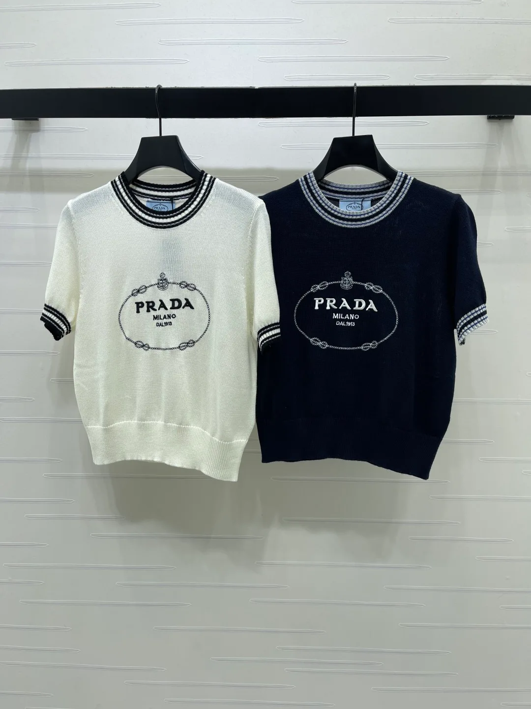 Футболки Женские Prada 17612804