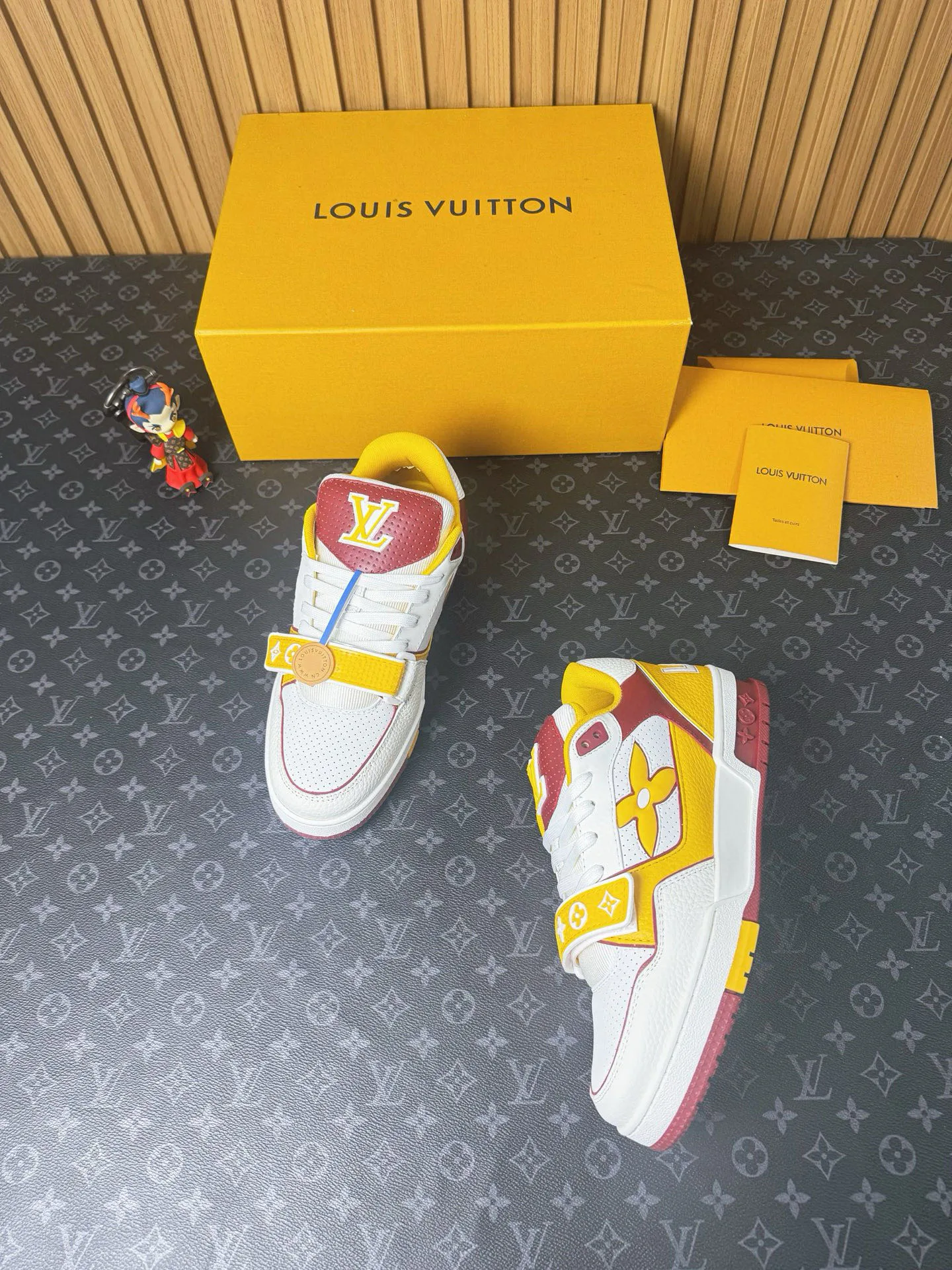Кроссовки Женские Louis Vuitton 1124290