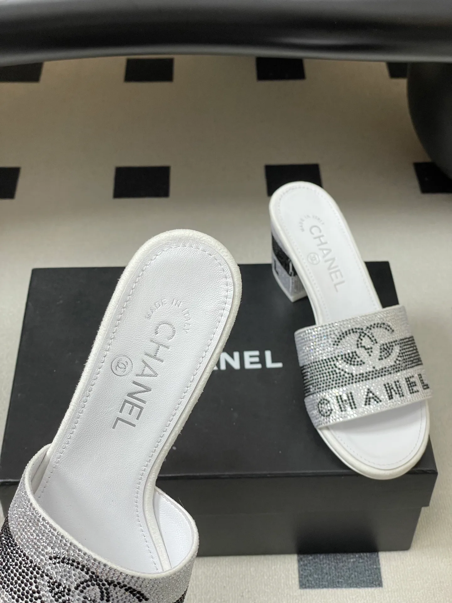Босоножки Женские Chanel 10993963