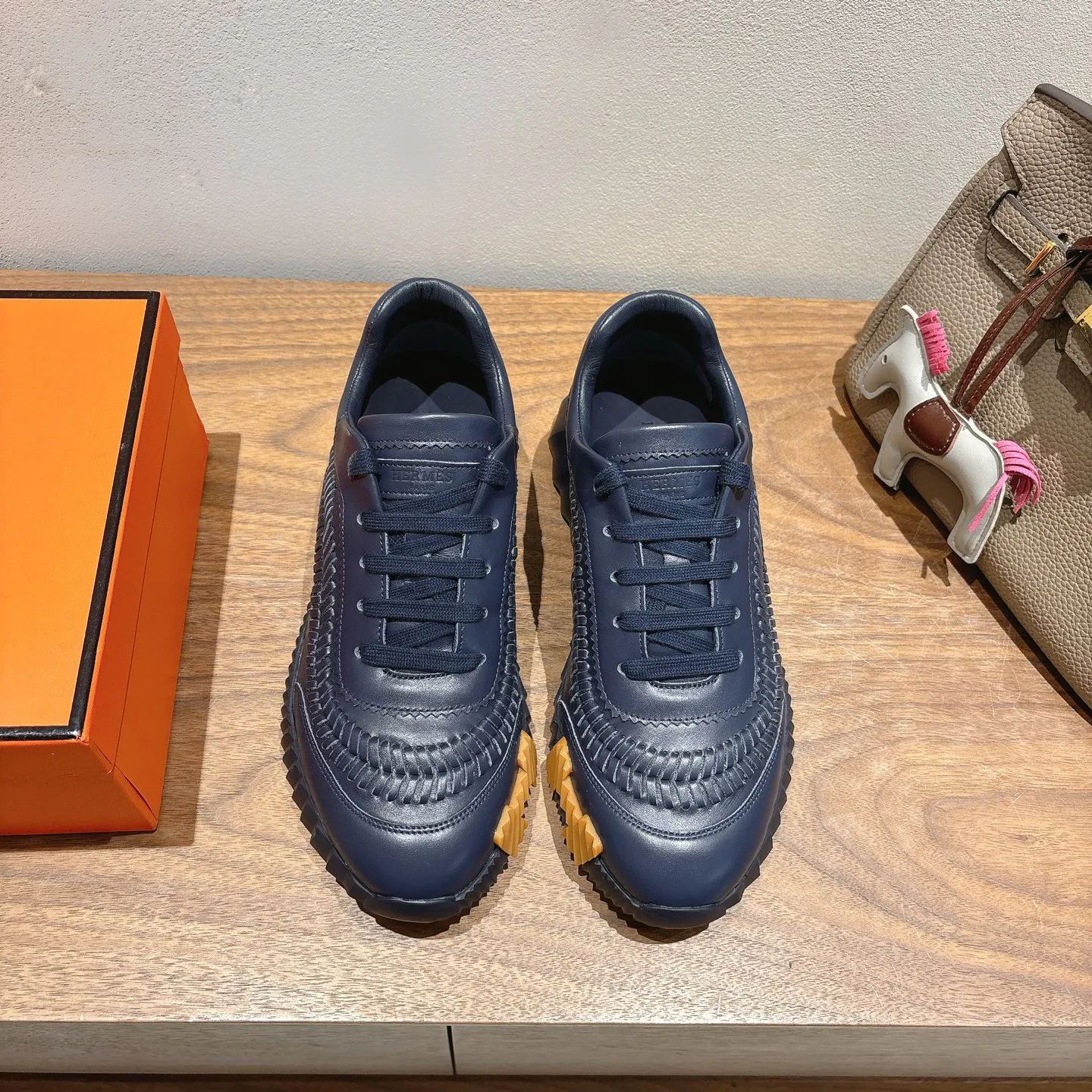 Кроссовки Женские Hermes 18729815