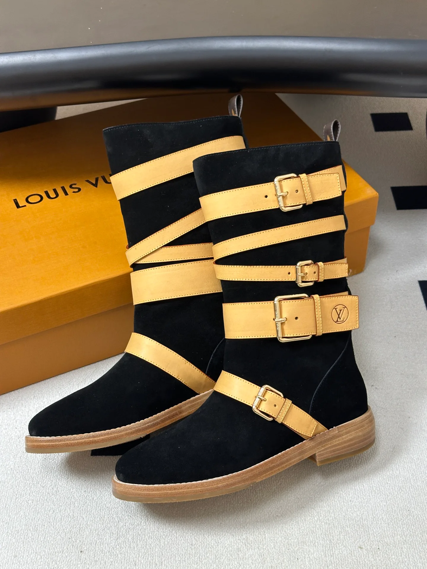 Сапоги Женские Louis Vuitton 18049430