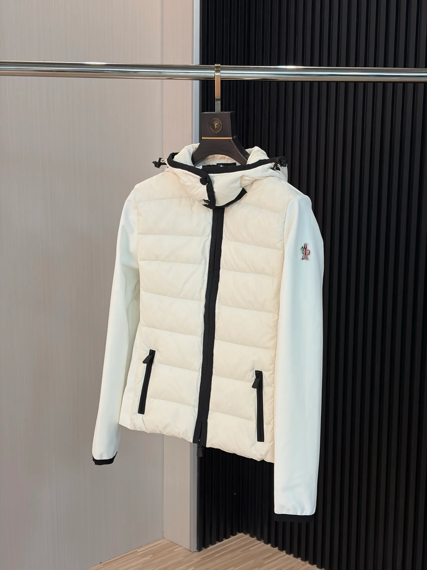 Куртки И Пуховики Женские Moncler 18773209