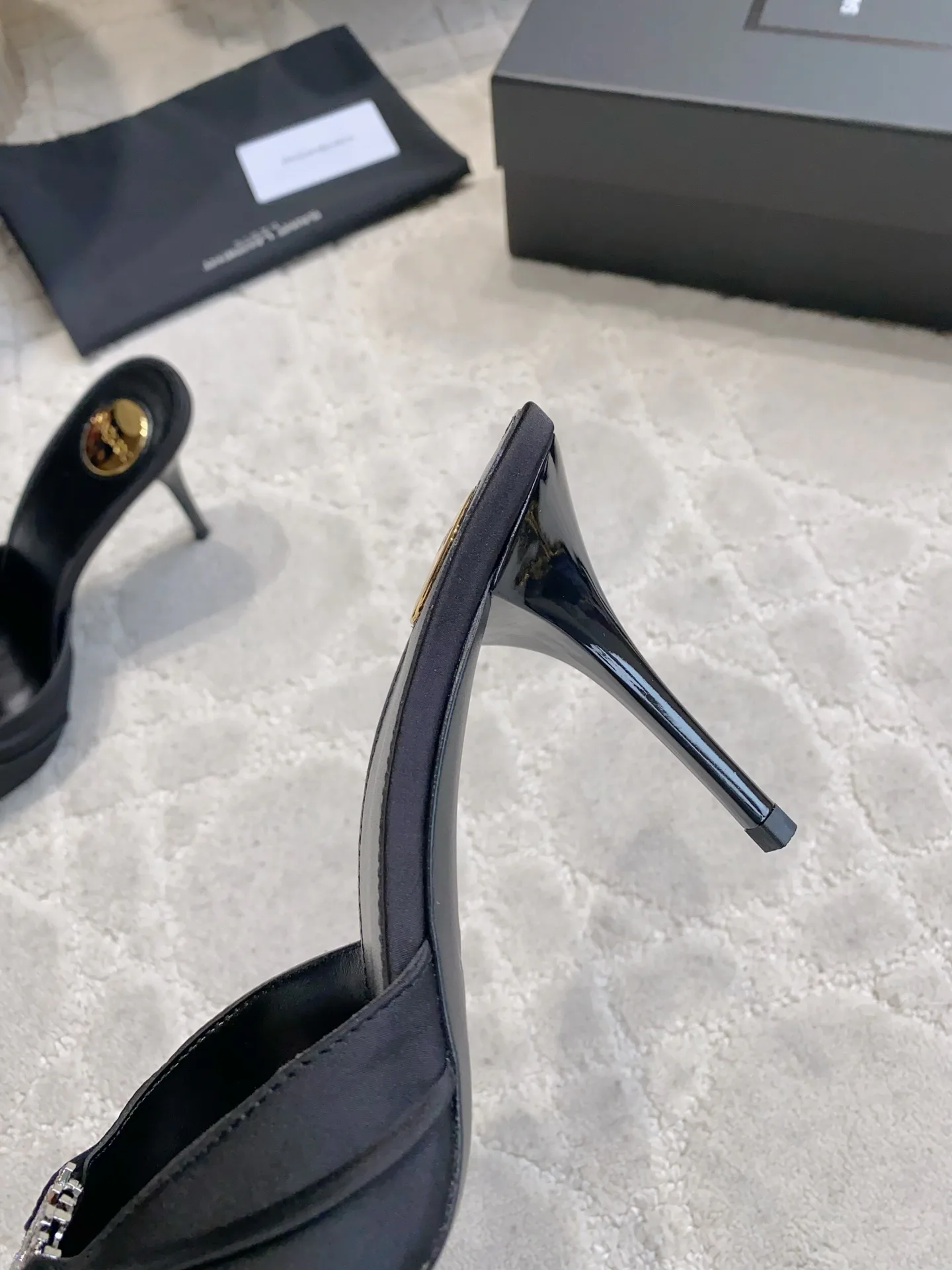 Босоножки Женские Saint Laurent 13332004