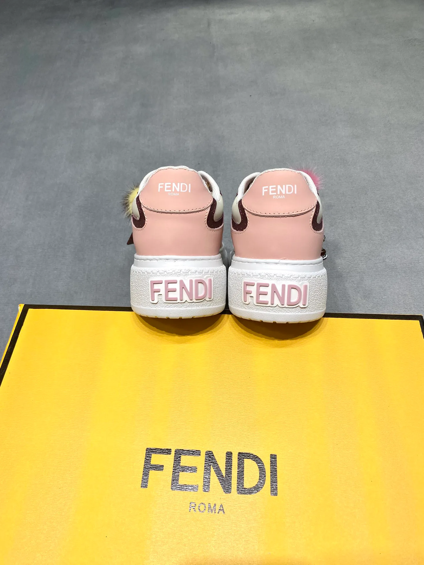Кроссовки Женские Fendi 541254