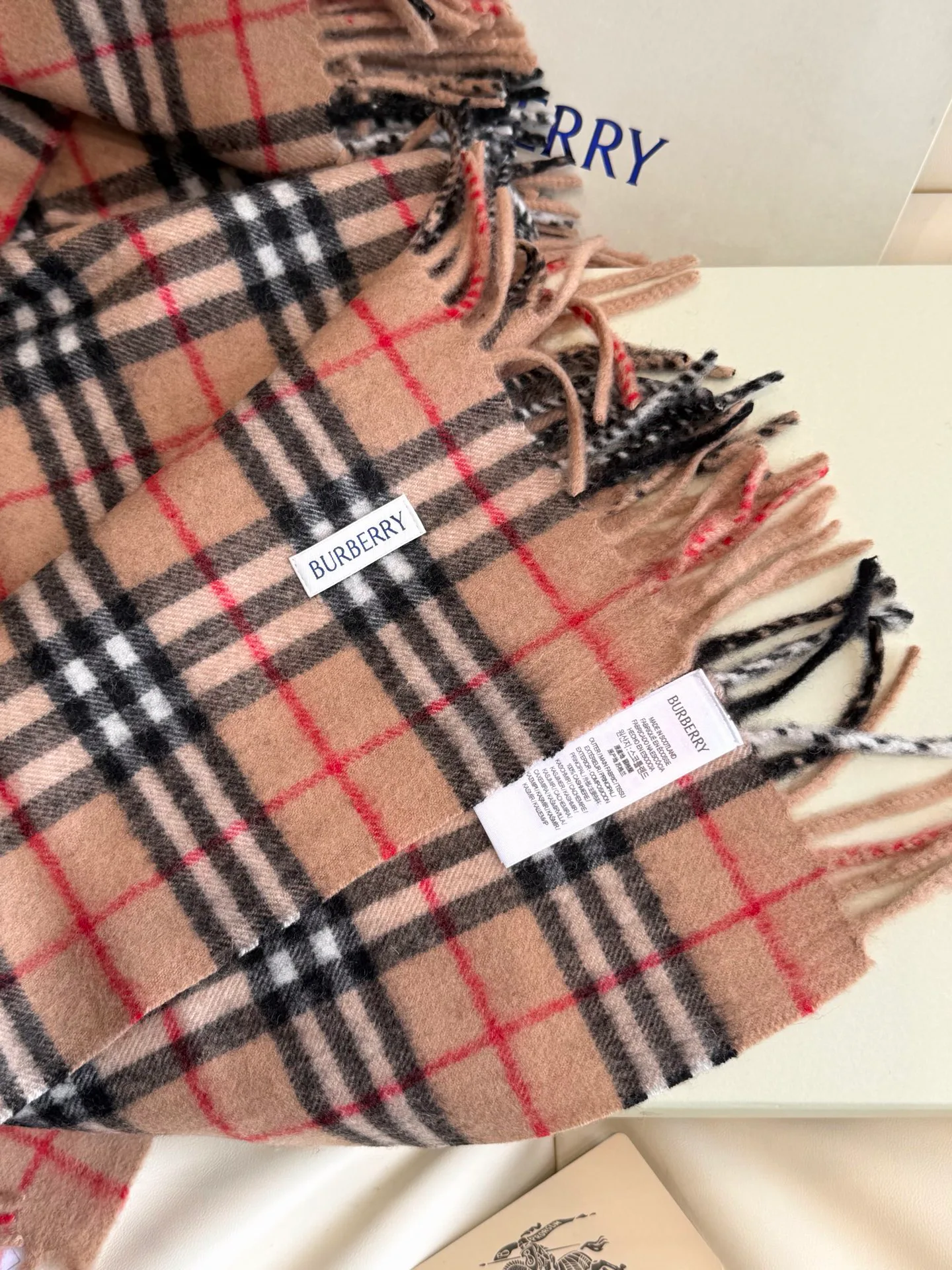 Шарфы Burberry 18401213