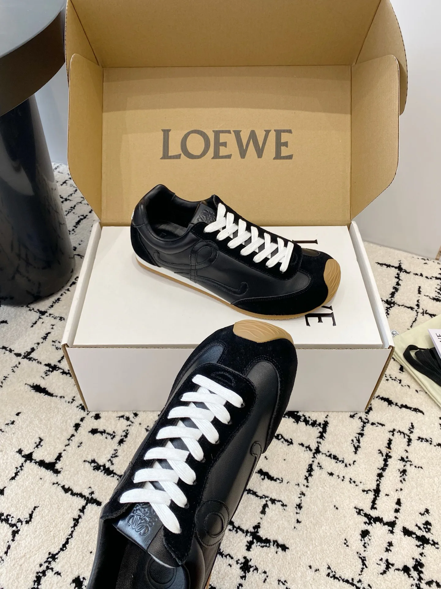 Кроссовки Женские Loewe 18268854