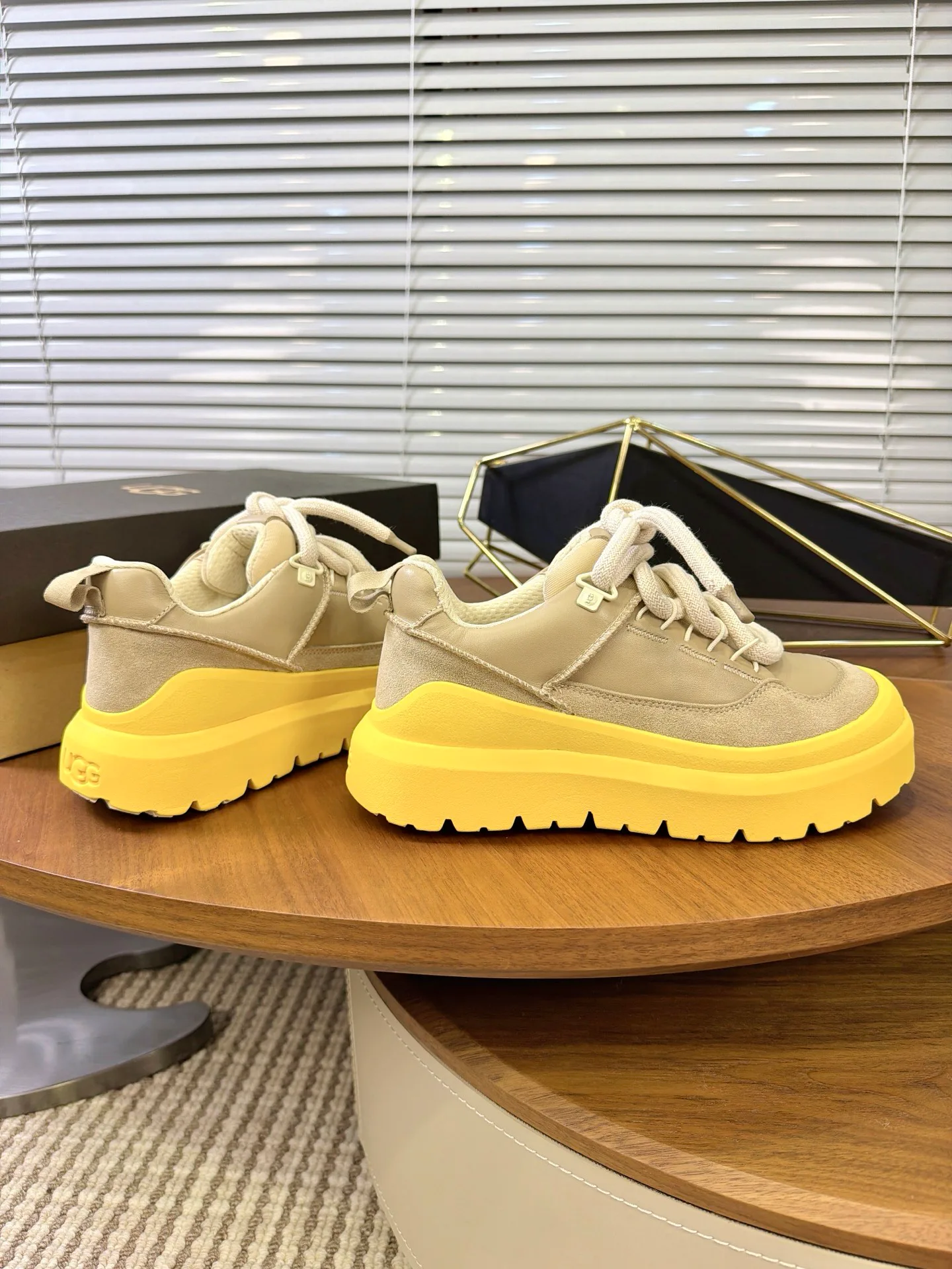 Кроссовки Женские Ugg 19690069