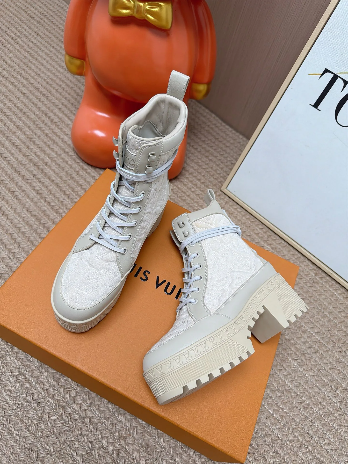 Ботинки Женские Louis Vuitton 18239722