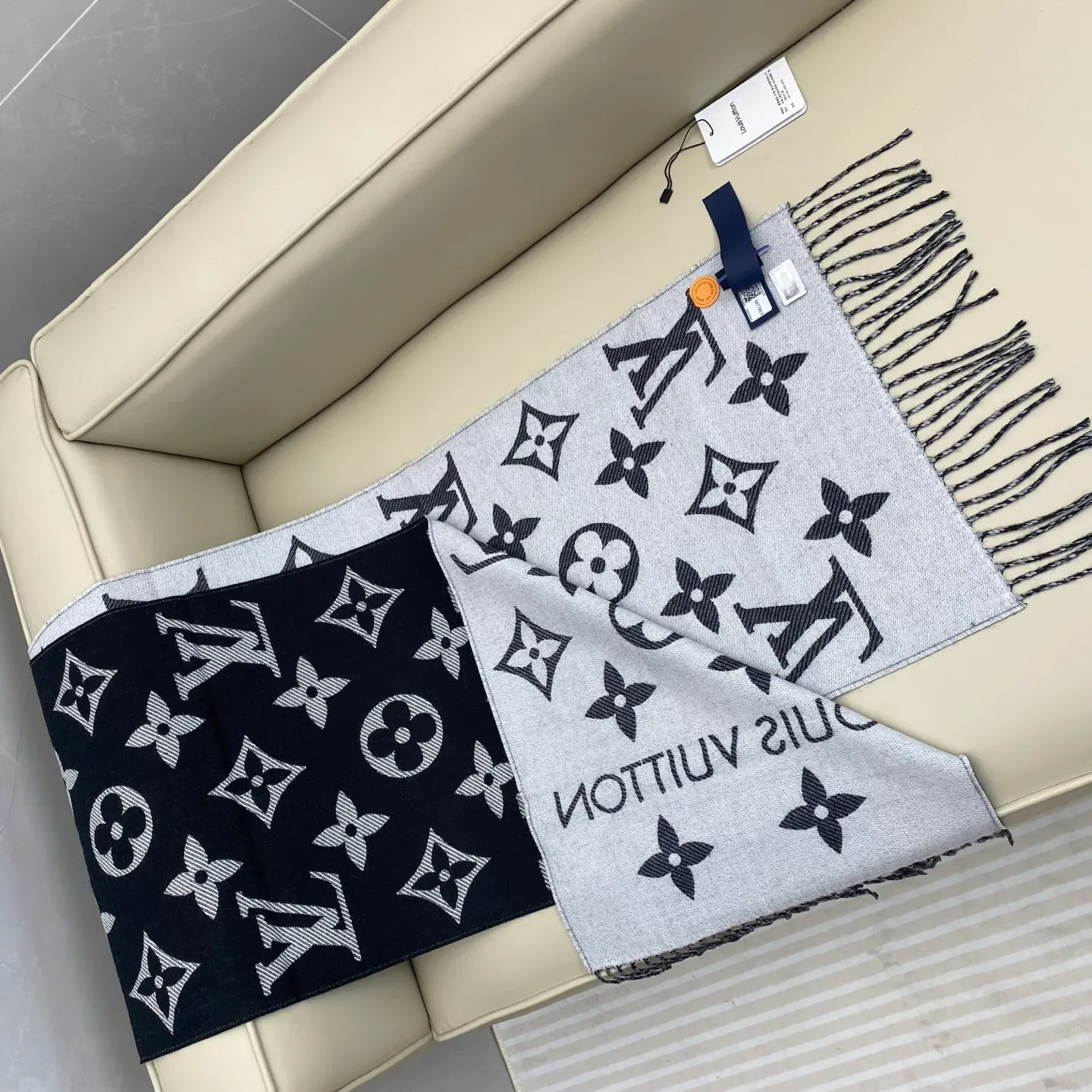 Шарфы Louis Vuitton 563342