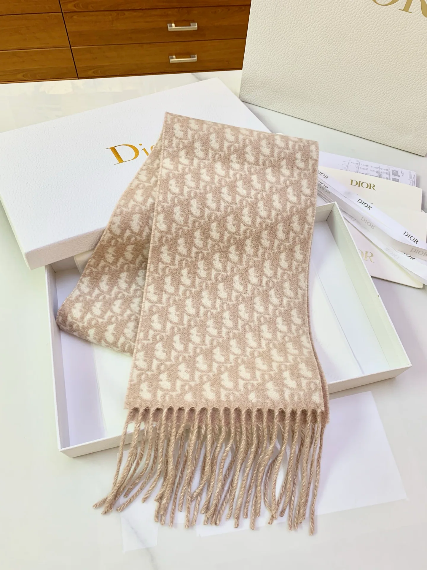 Шарфы Christian Dior 18637794