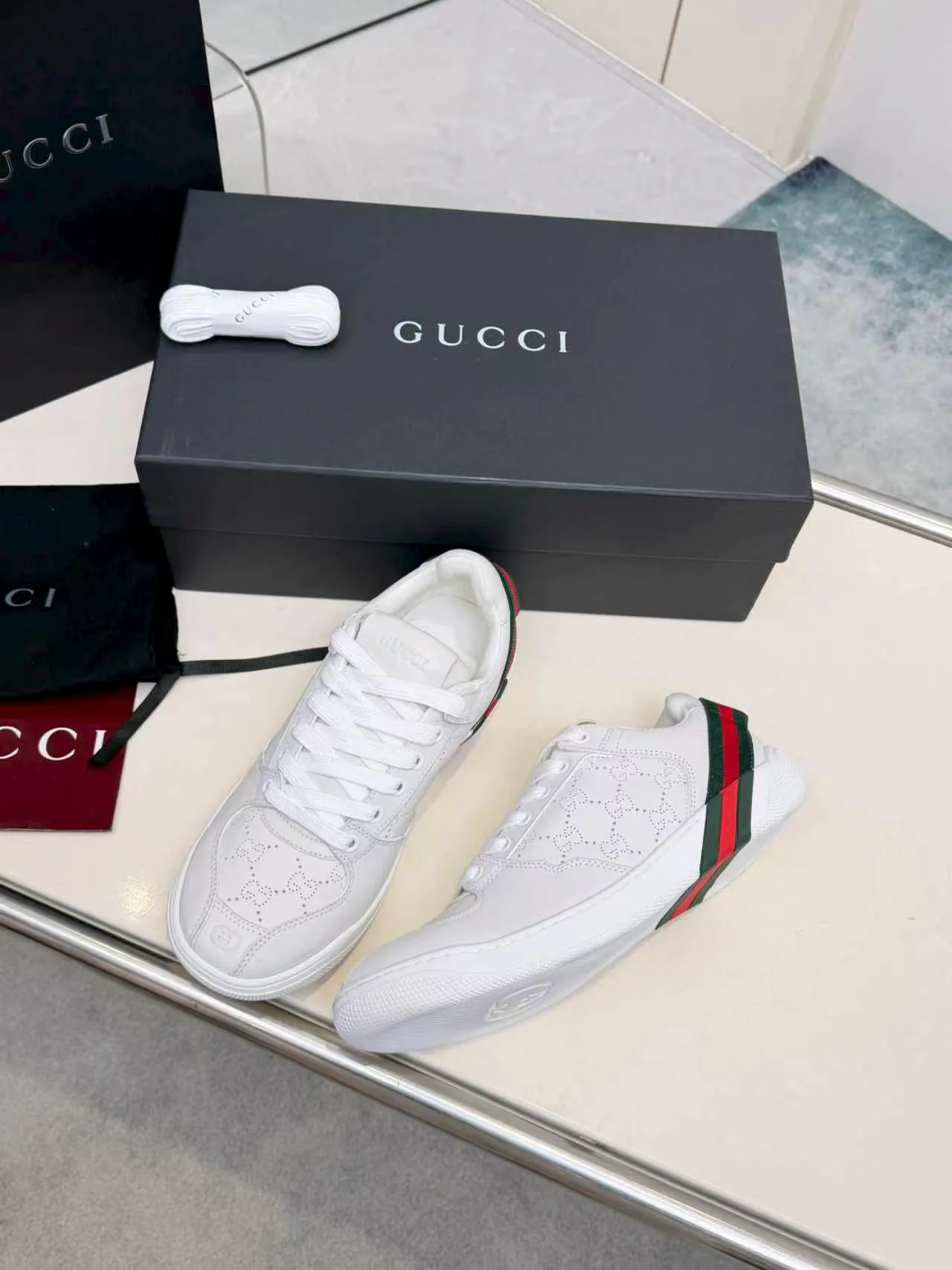 Кроссовки Женские Gucci 18311599