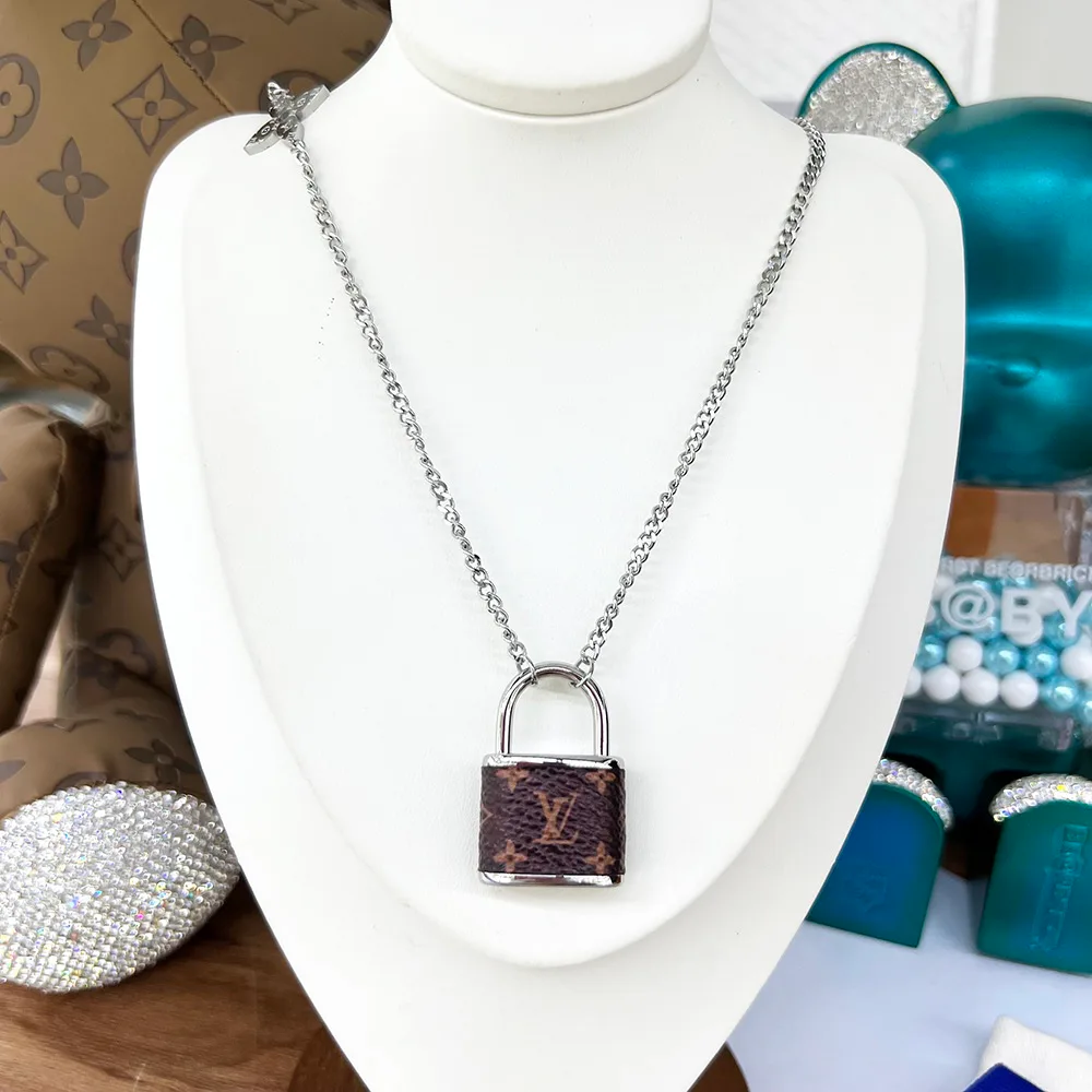 Бижутерия Louis Vuitton 1244