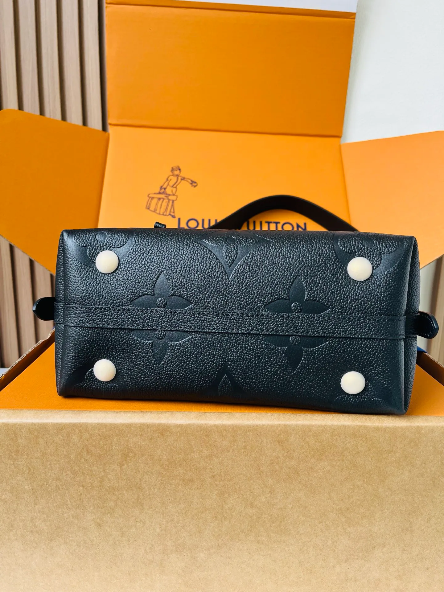 Классические Сумки Женские Louis Vuitton 12569326