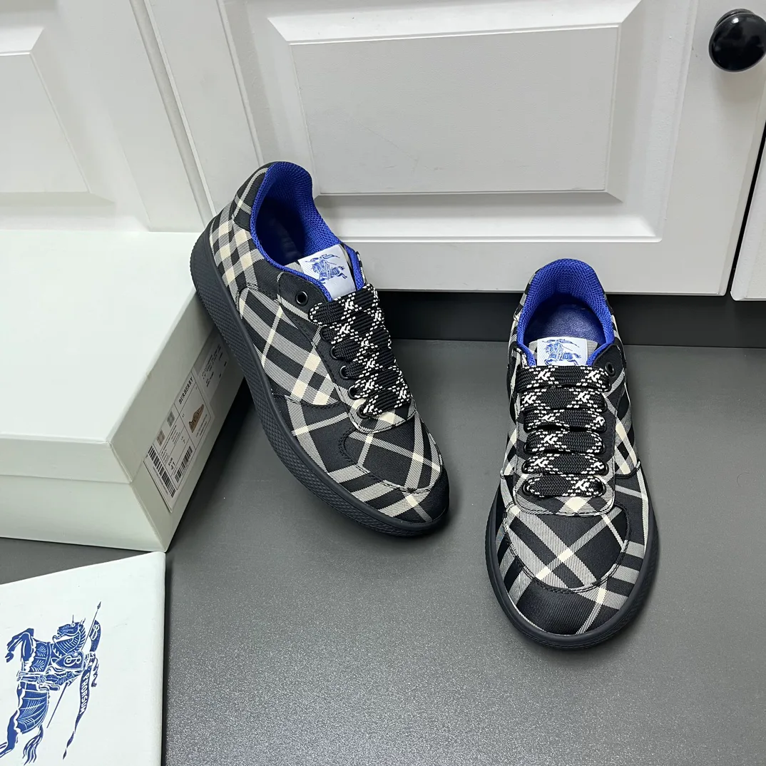 Кроссовки Женские Burberry 13267196