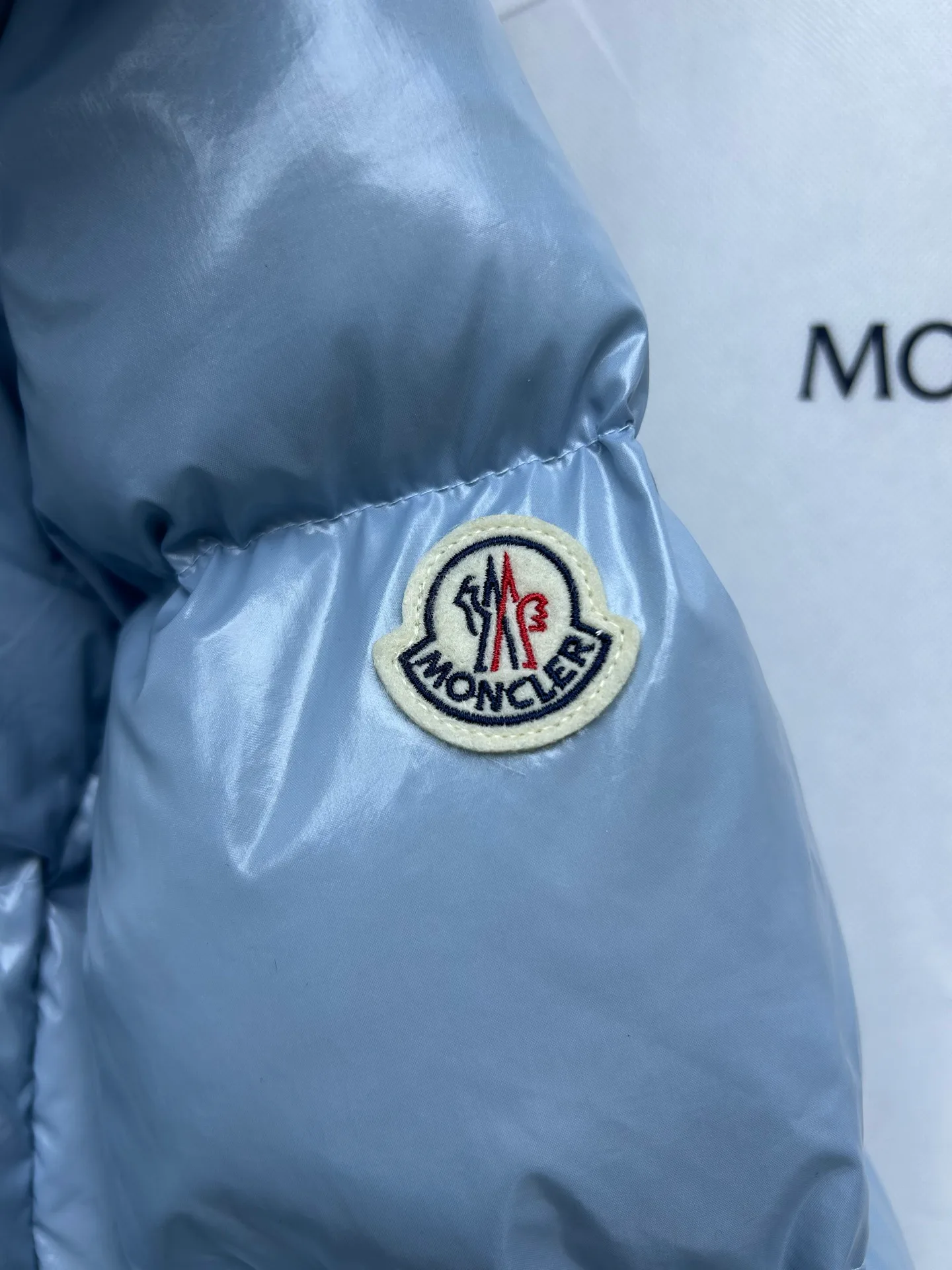 Куртки И Пуховики Женские Moncler 18002369