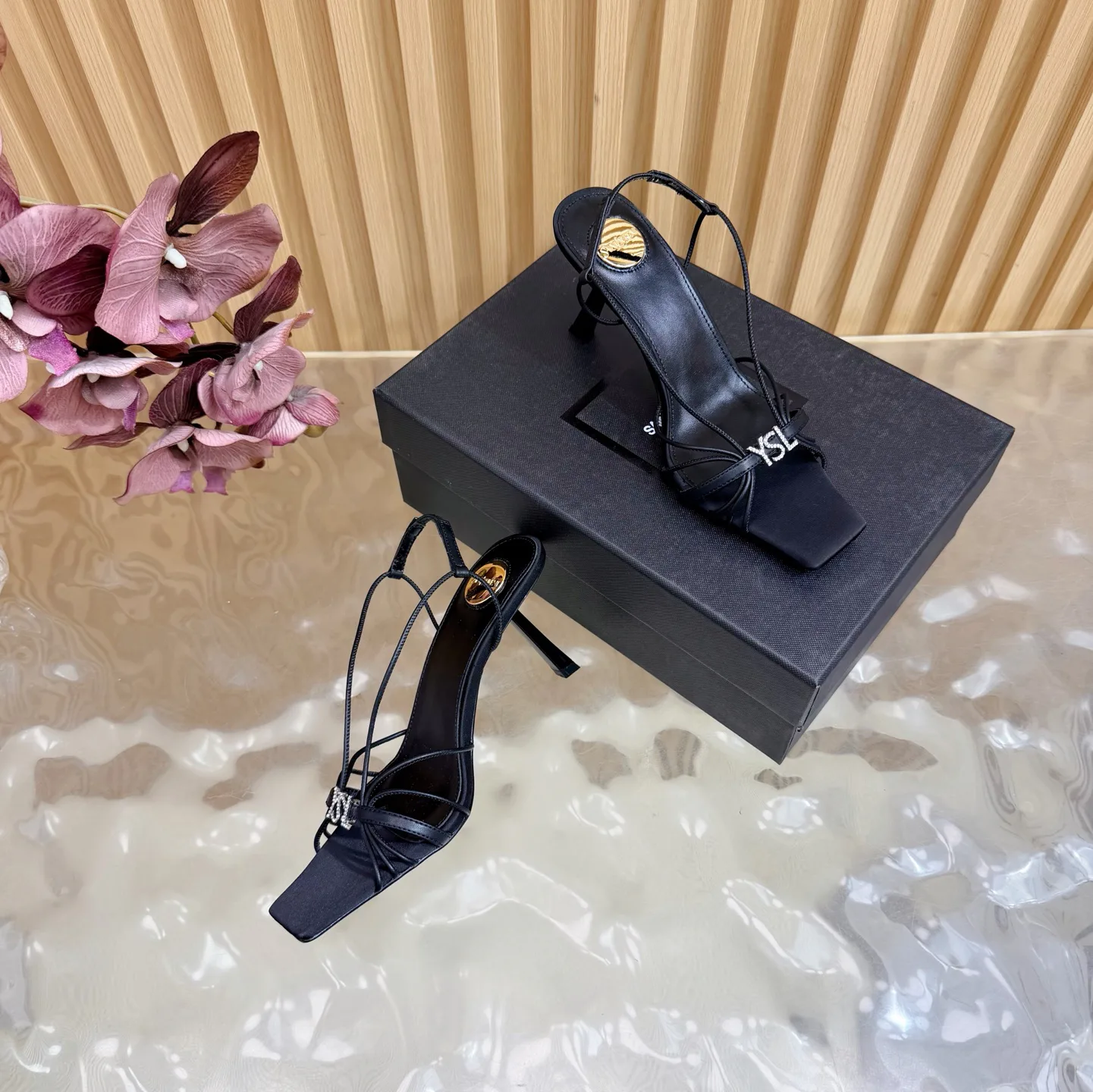 Босоножки Женские Saint Laurent 3892767