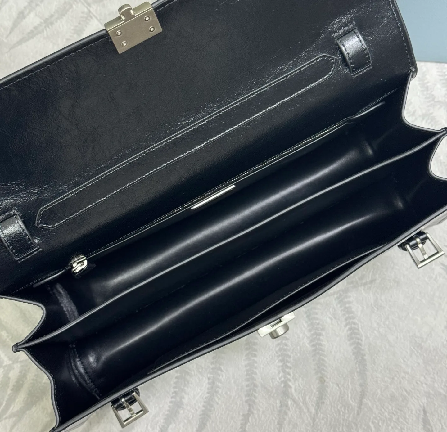 Классические Сумки Женские Prada 11462459