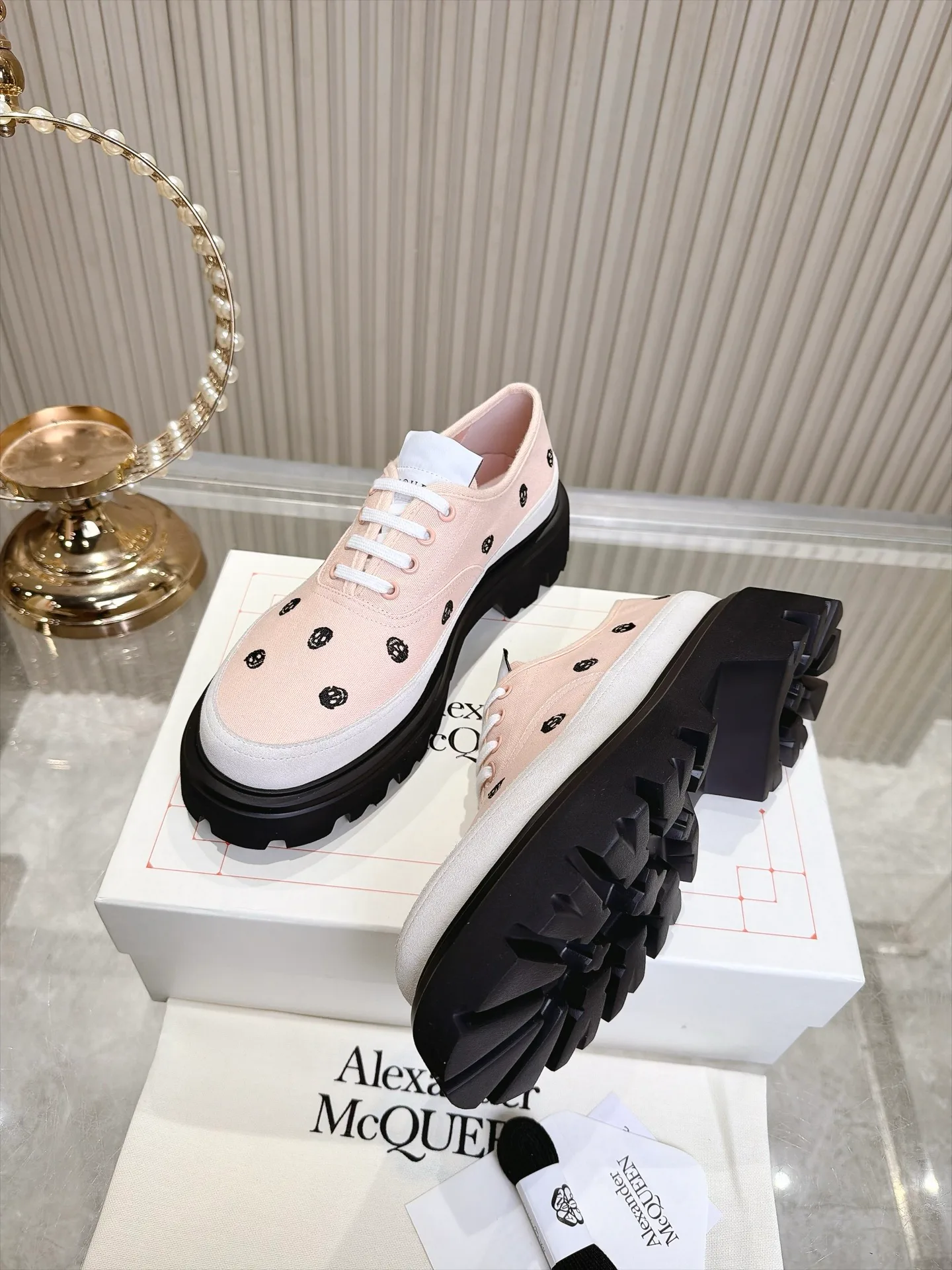 Кроссовки Женские Alexander Mcqueen 19080152
