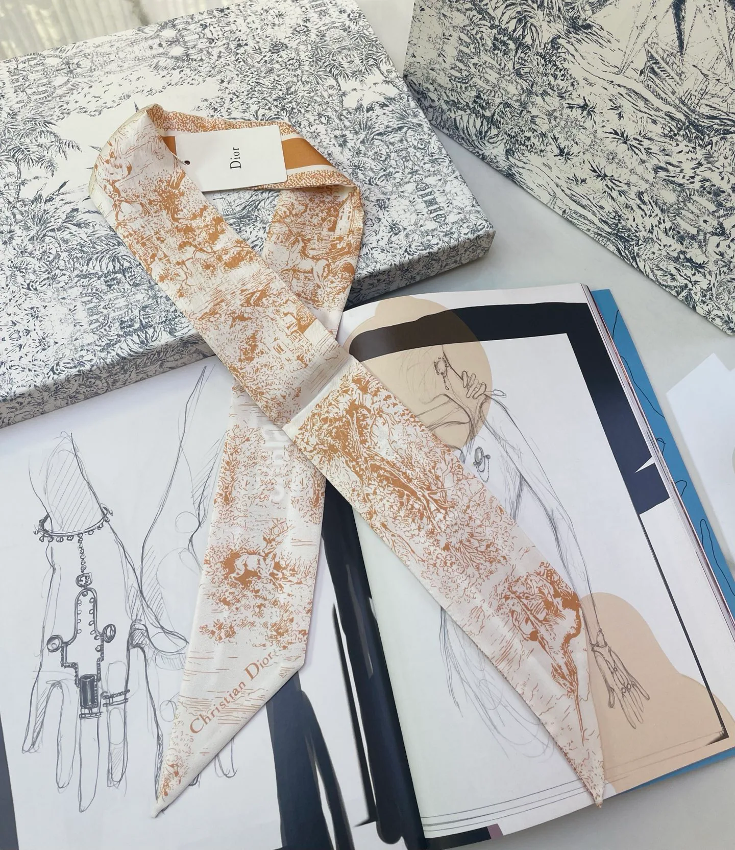 Платки Christian Dior 13407089