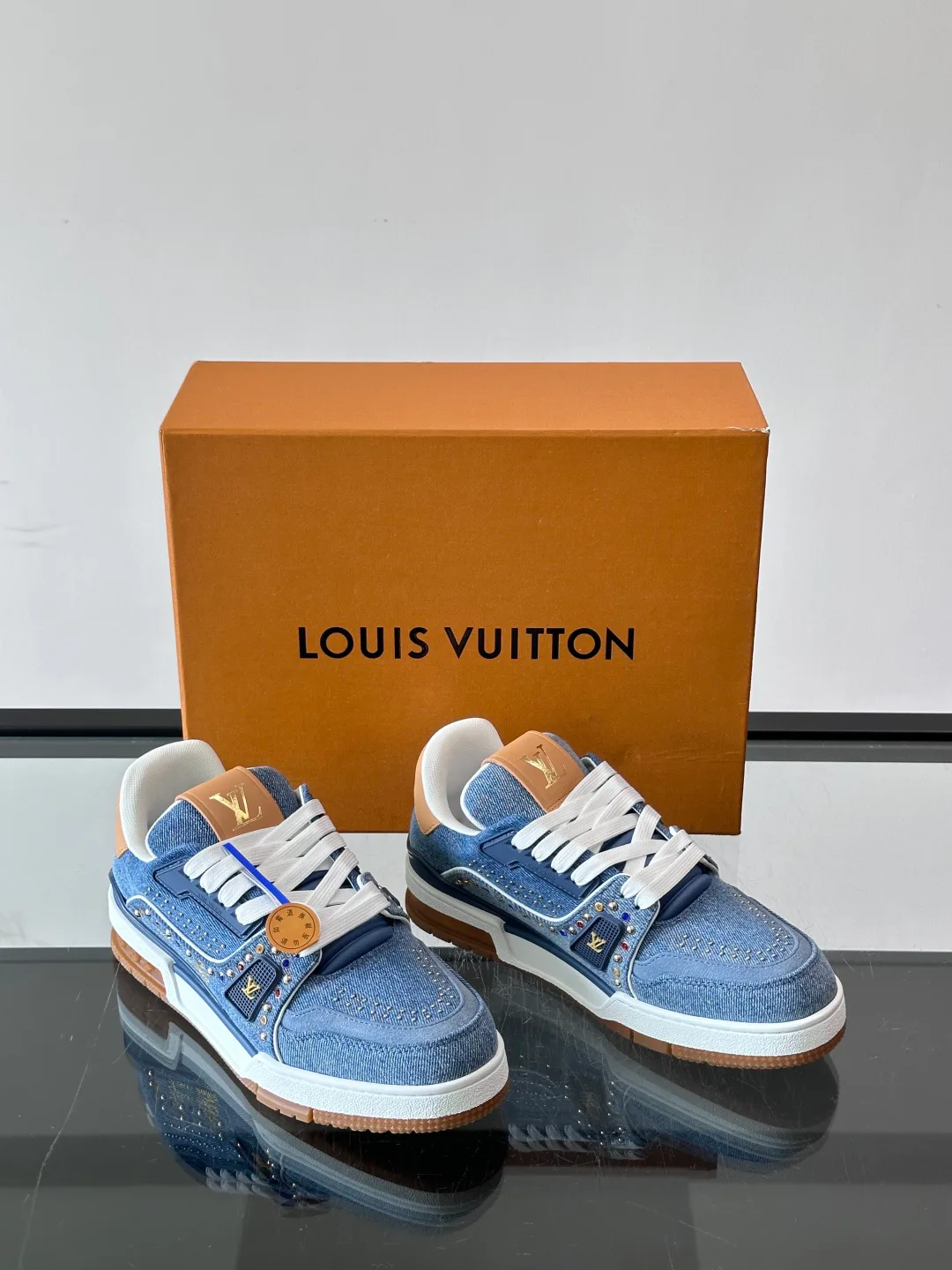 Кроссовки Женские Louis Vuitton 17638790