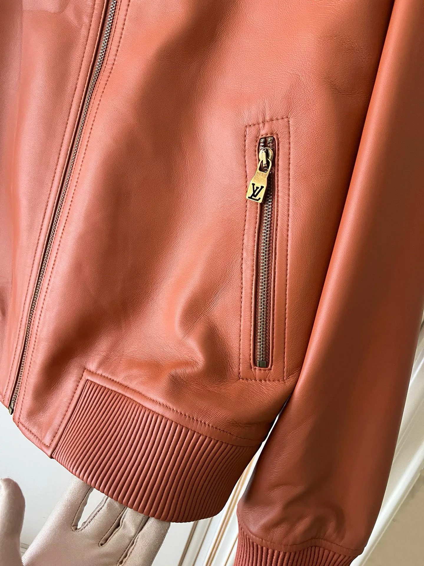 Кожаные Куртки И Дублёнки Женские Louis Vuitton 18408998