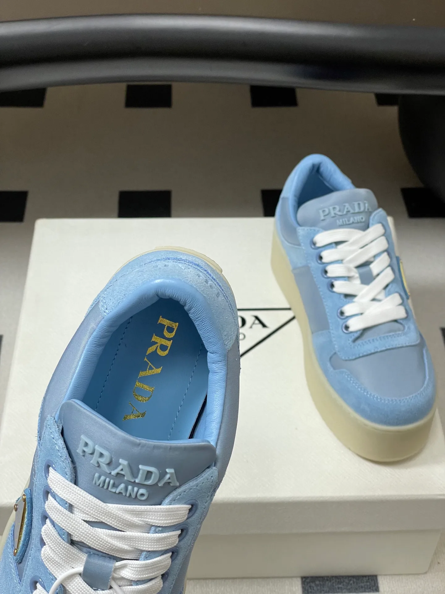 Кроссовки Женские Prada 12810941