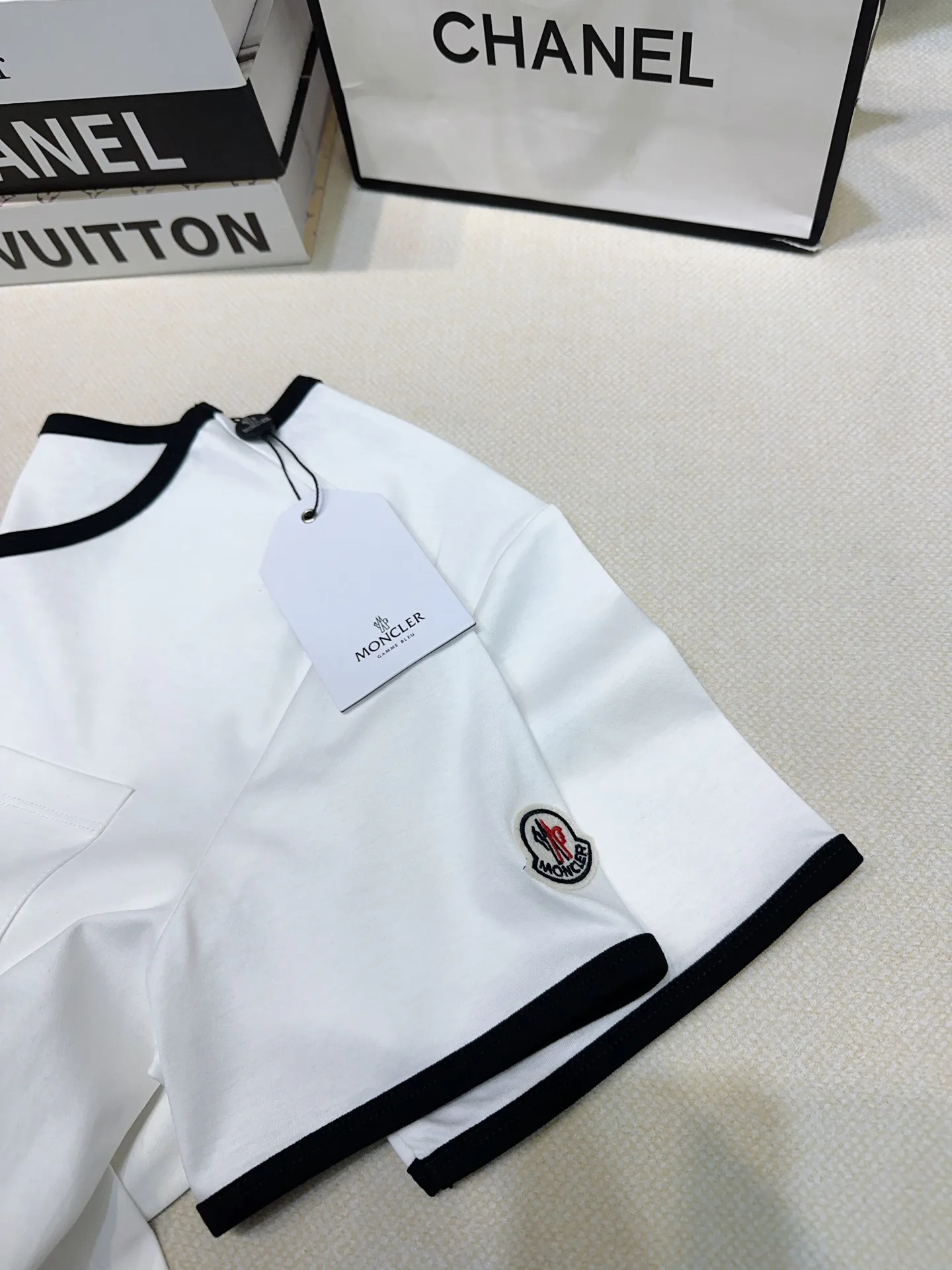 Футболки Женские Moncler 11056409