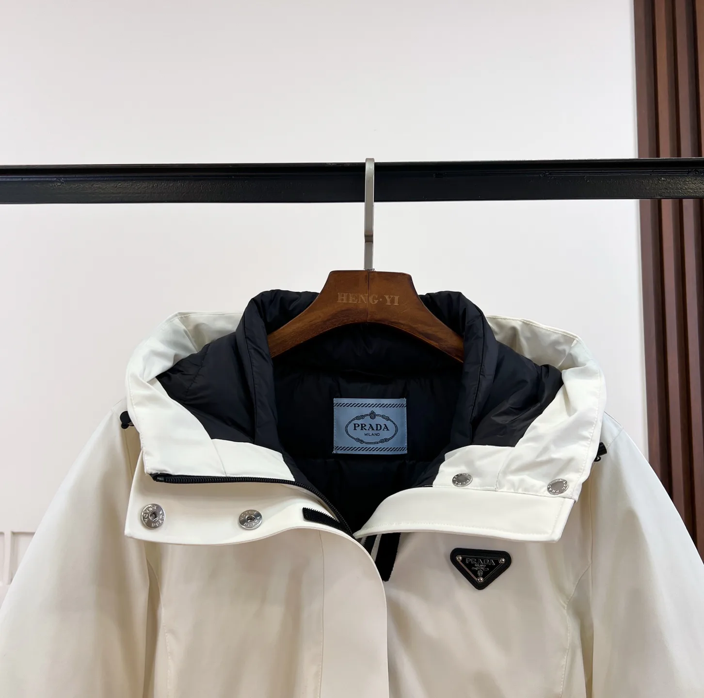 Куртки И Пуховики Женские Prada 17964769