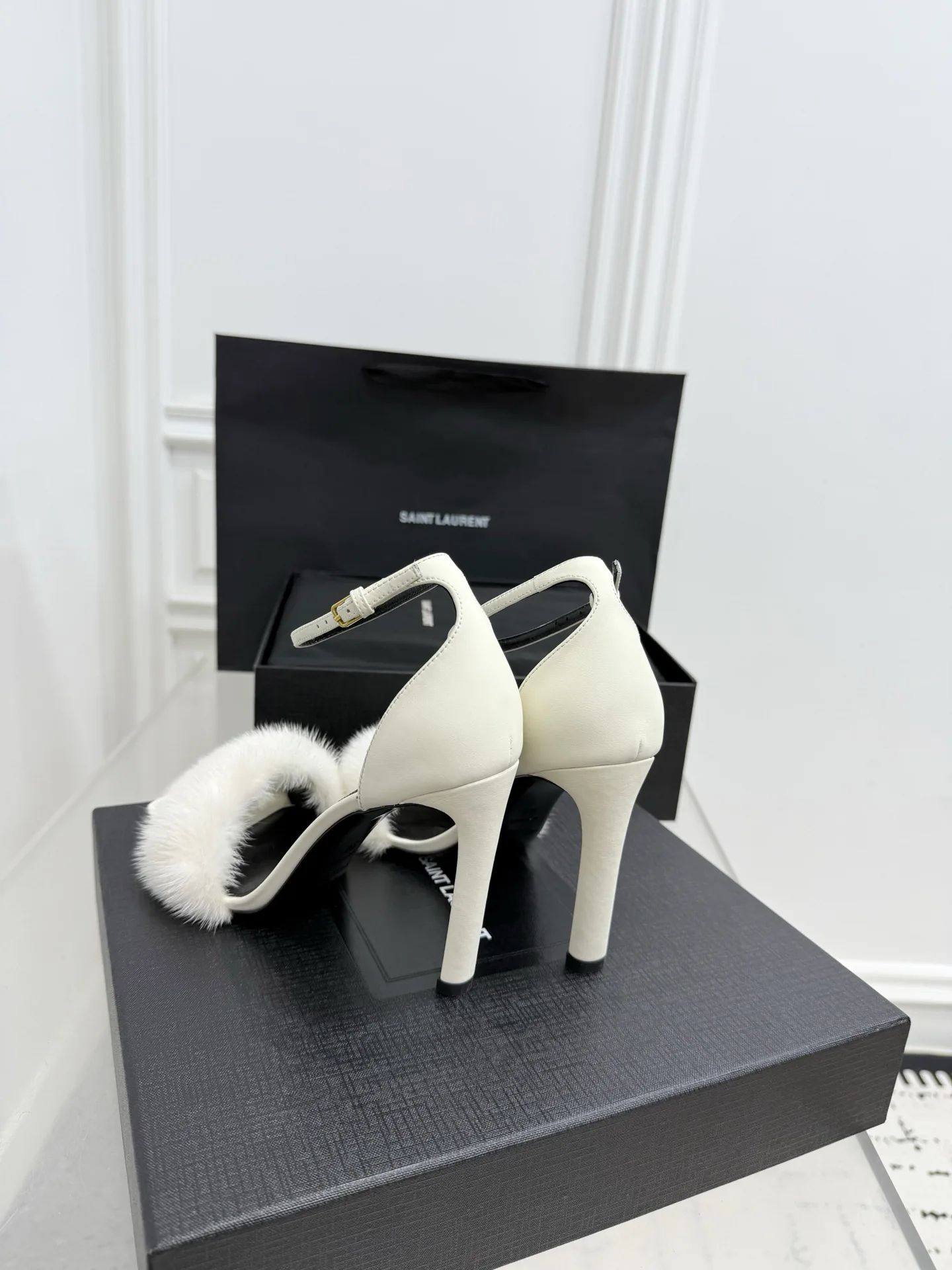 Босоножки Женские Saint Laurent 953923