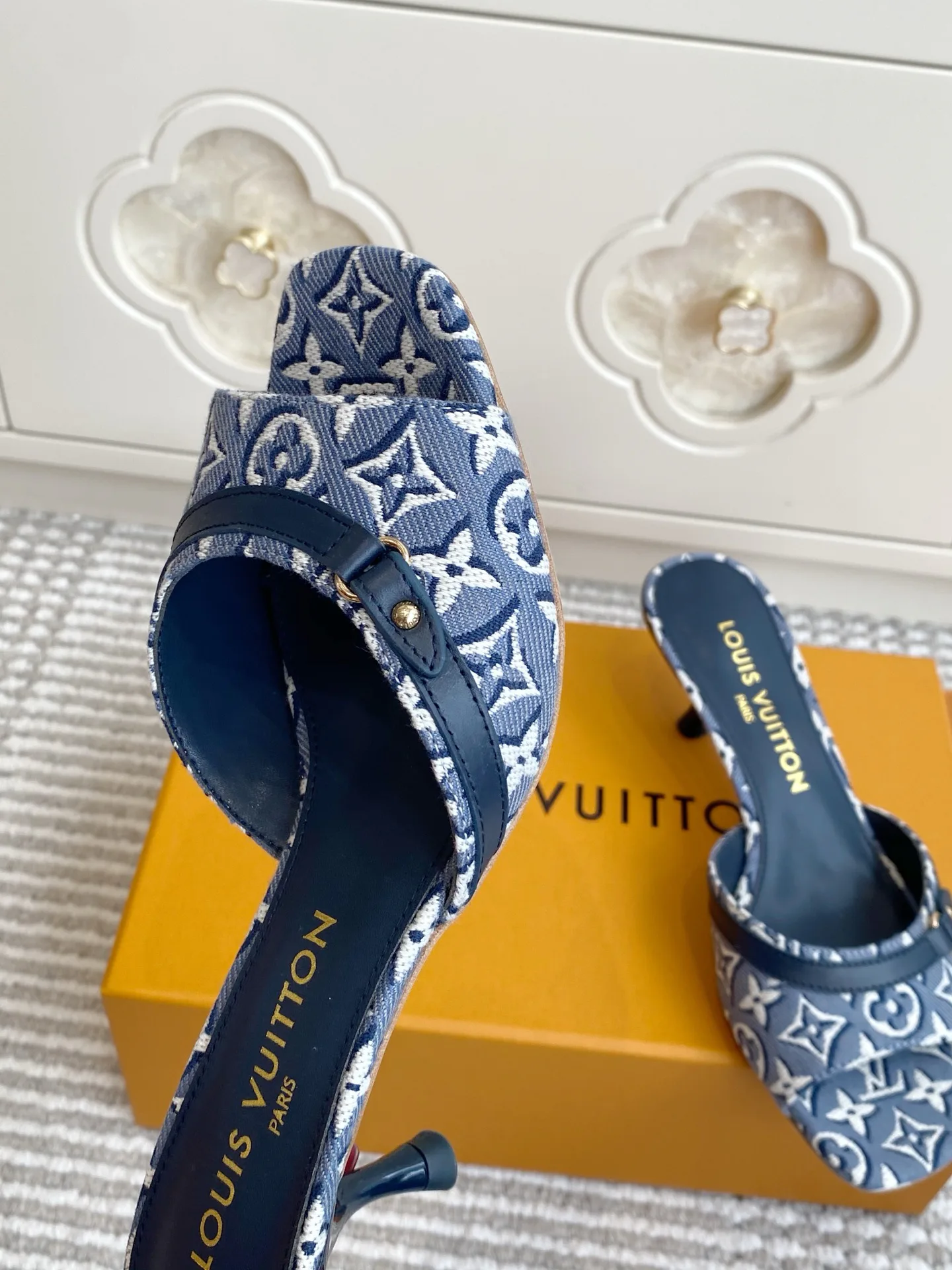 Босоножки Женские Louis Vuitton 17572132
