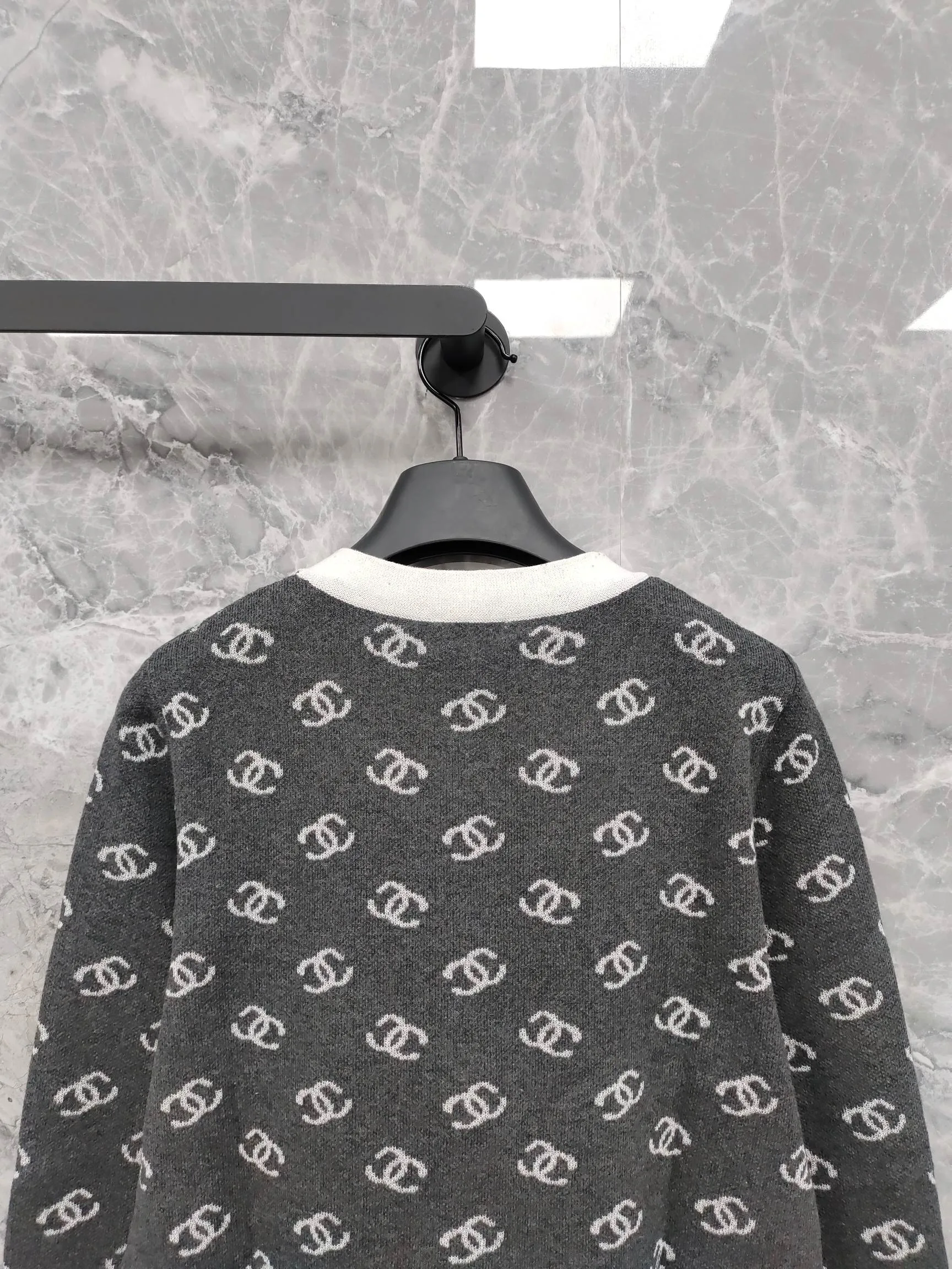 Джемперы И Свитеры Женские Chanel 17954426