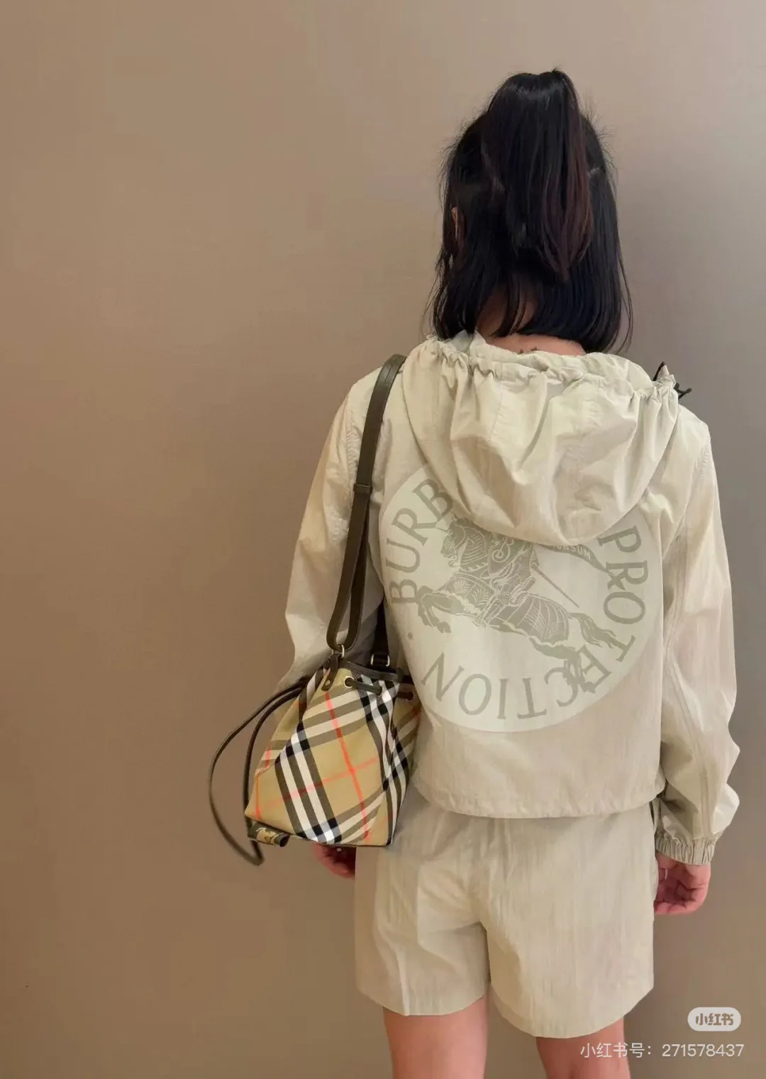 Куртки Женские Burberry Куртки Женские Burberry