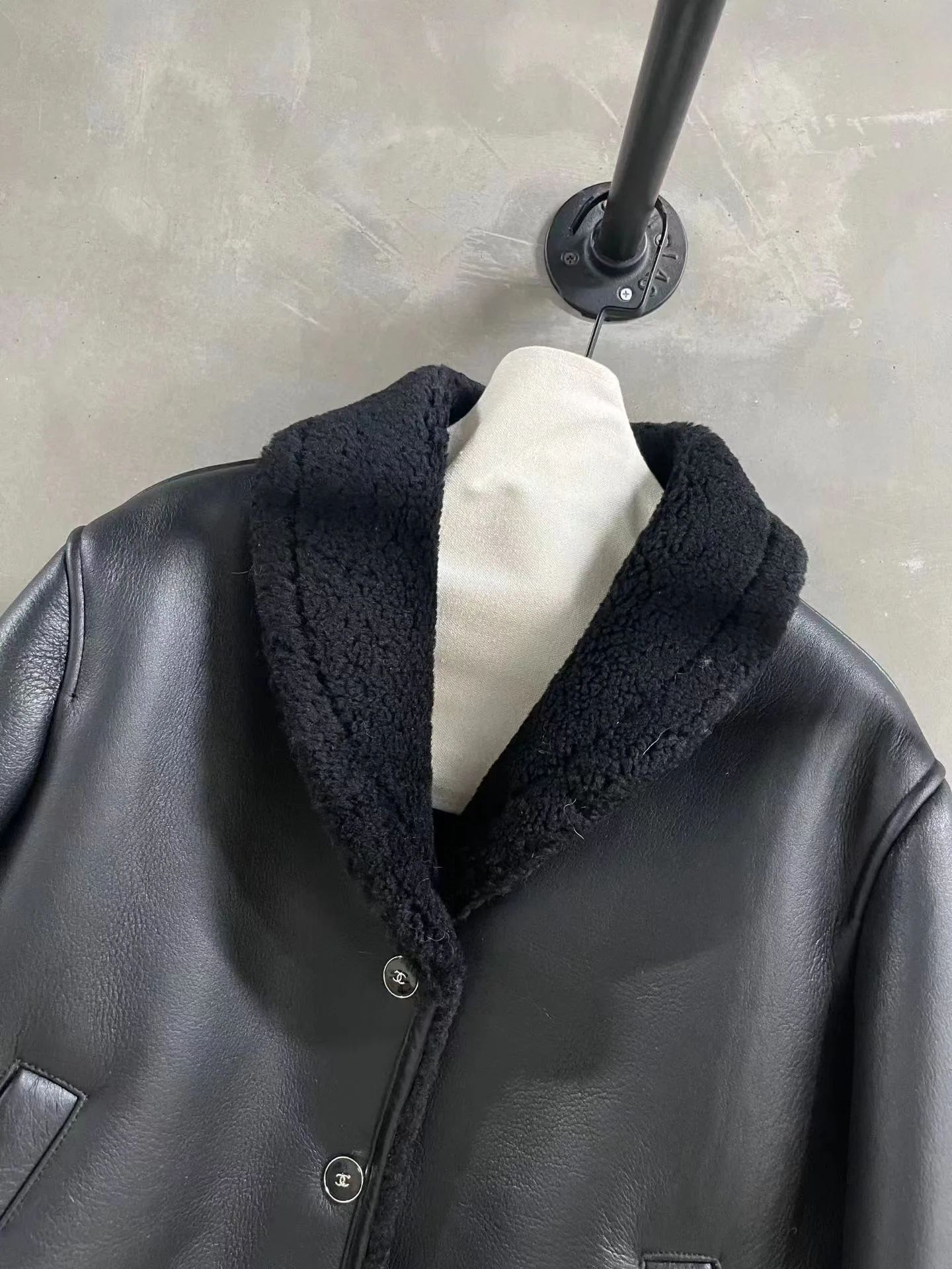 Кожаные Куртки И Дублёнки Женские Chanel 204334