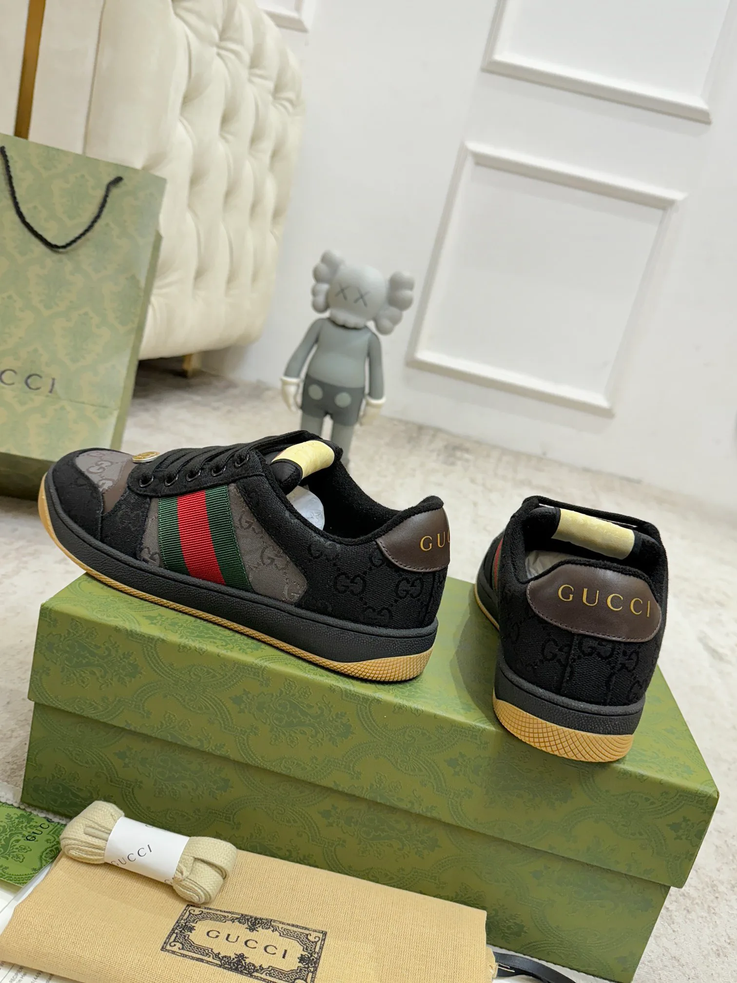 Кроссовки Женские Gucci 944957