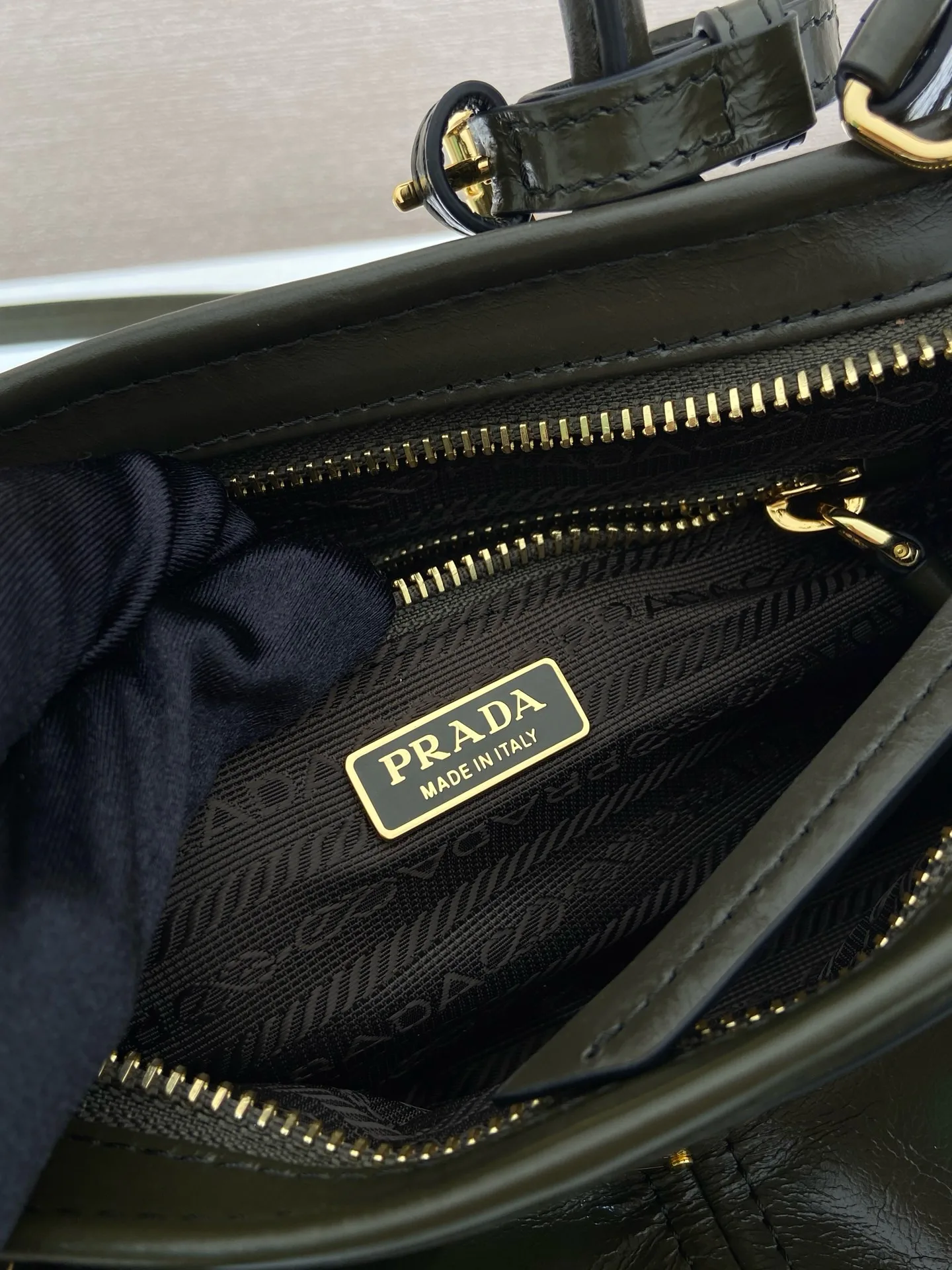 Классические Сумки Женские Prada 18184672