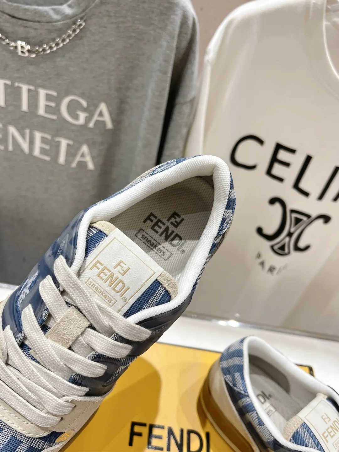 Кроссовки Женские Fendi 17908445