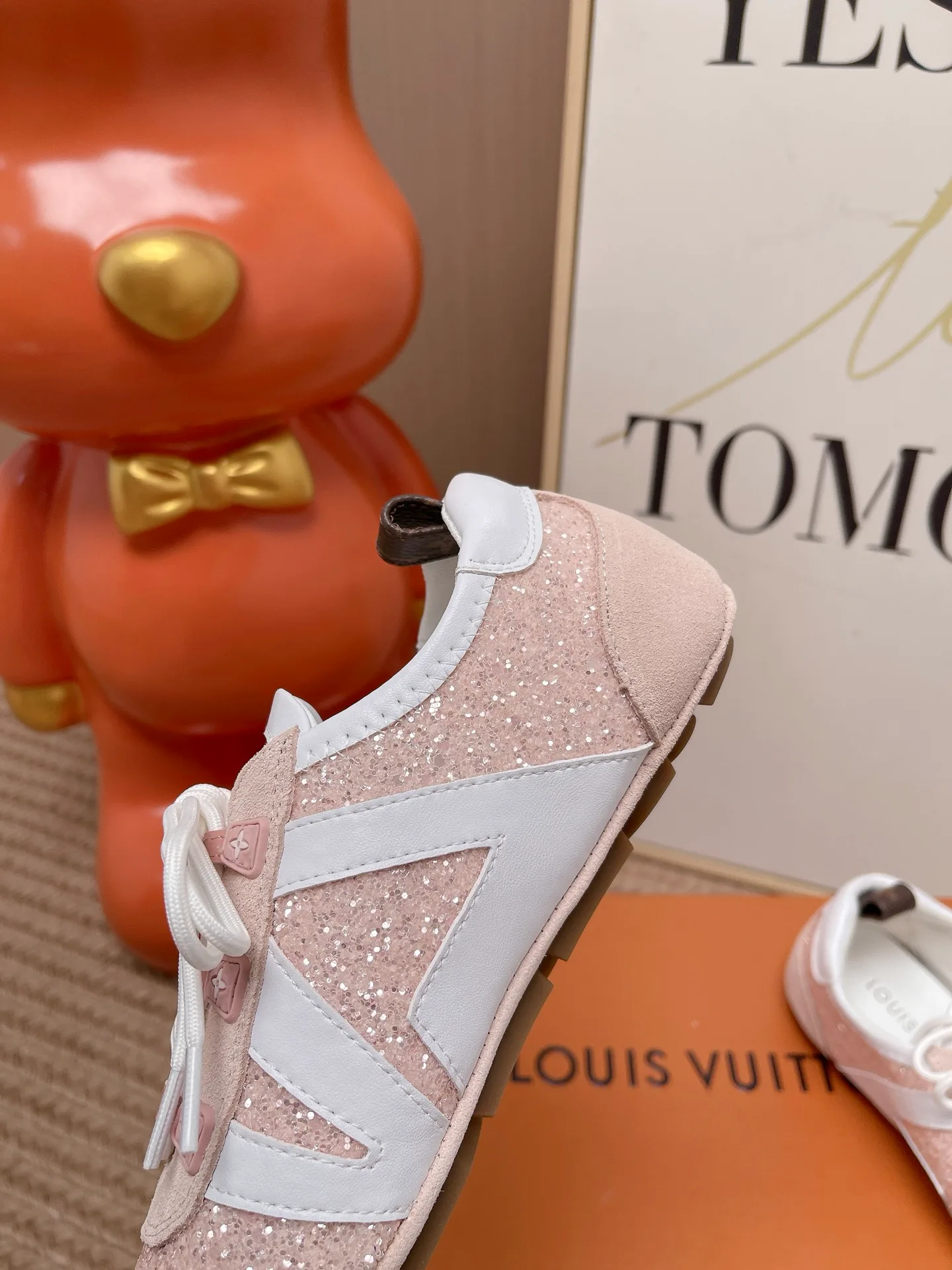 Кроссовки Женские Louis Vuitton 17571639