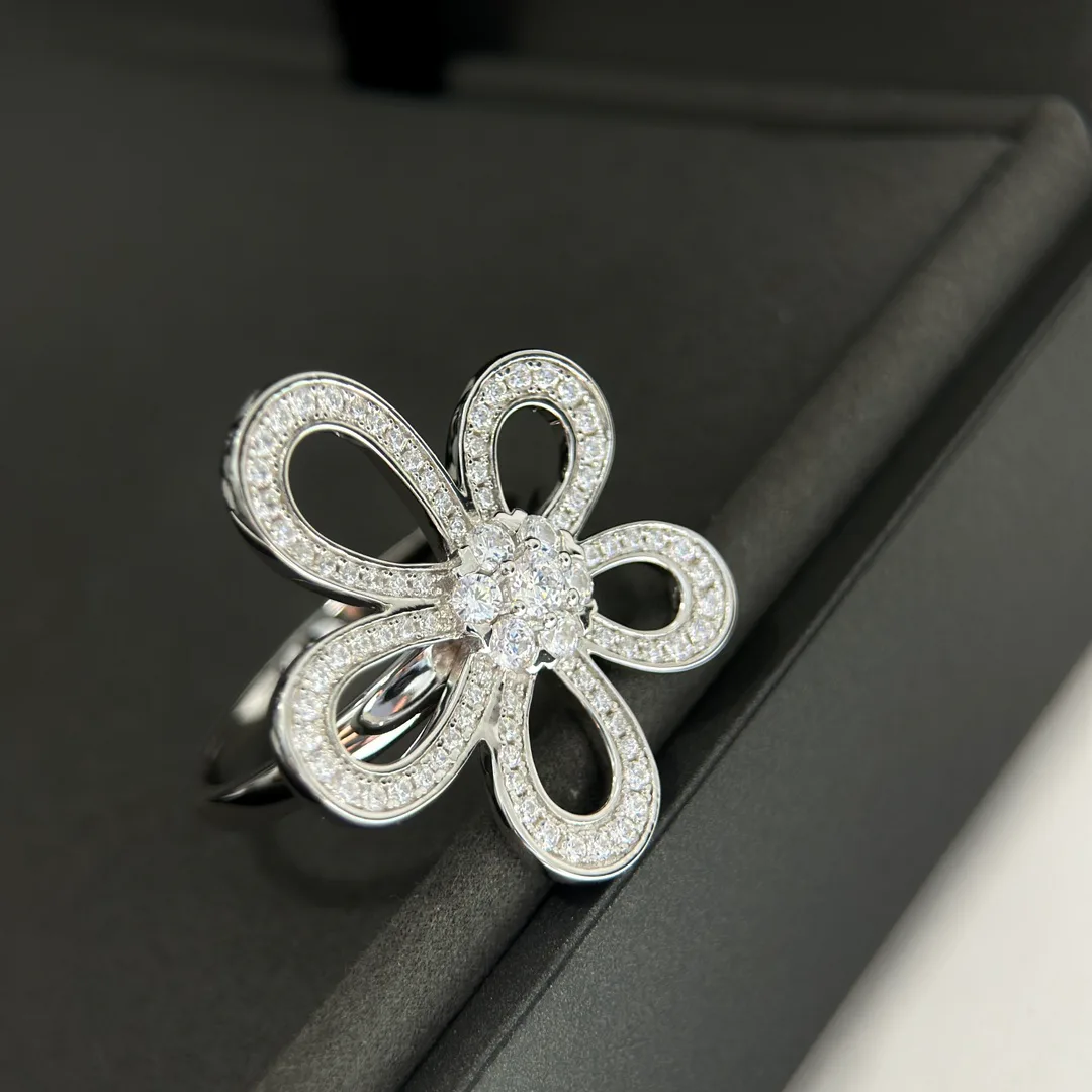 Бижутерия Van Cleef & Arpels 260505