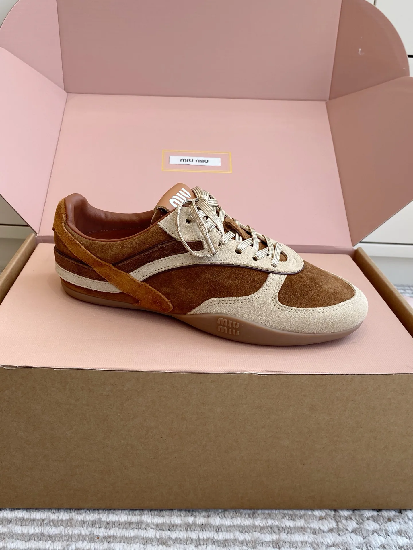 Кроссовки Женские Miu Miu 18261274