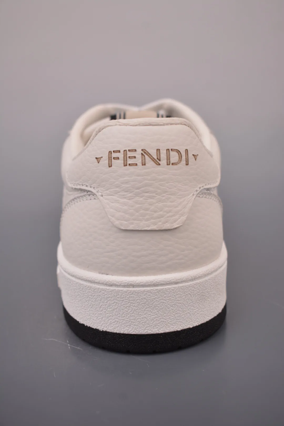 Кроссовки Мужские Fendi 19782579