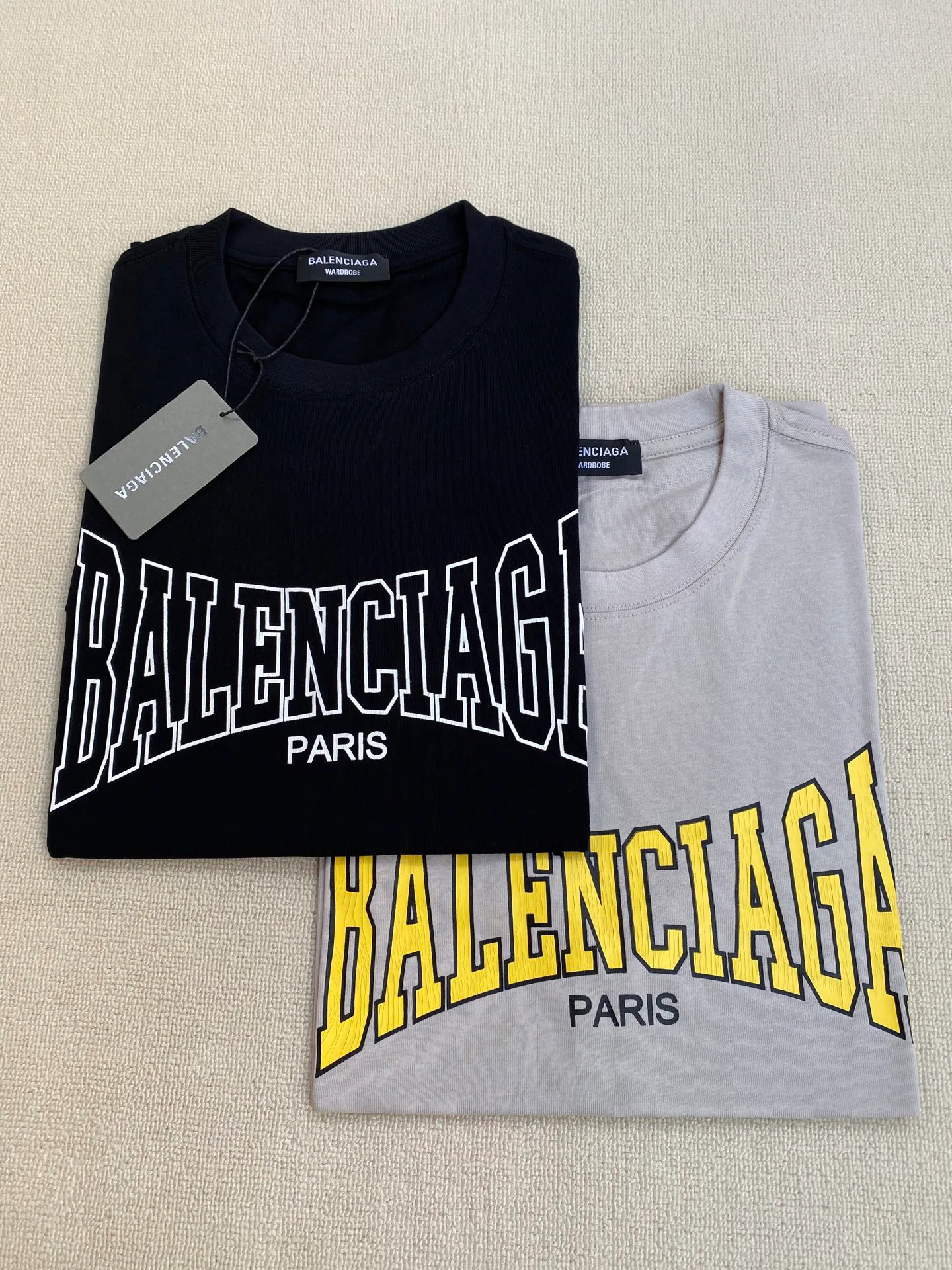 Футболки Женские Balenciaga 13302363