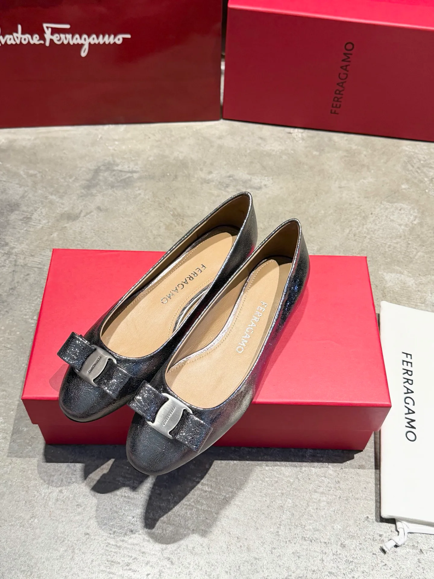 Балетки Женские Salvatore Ferragamo 18731765