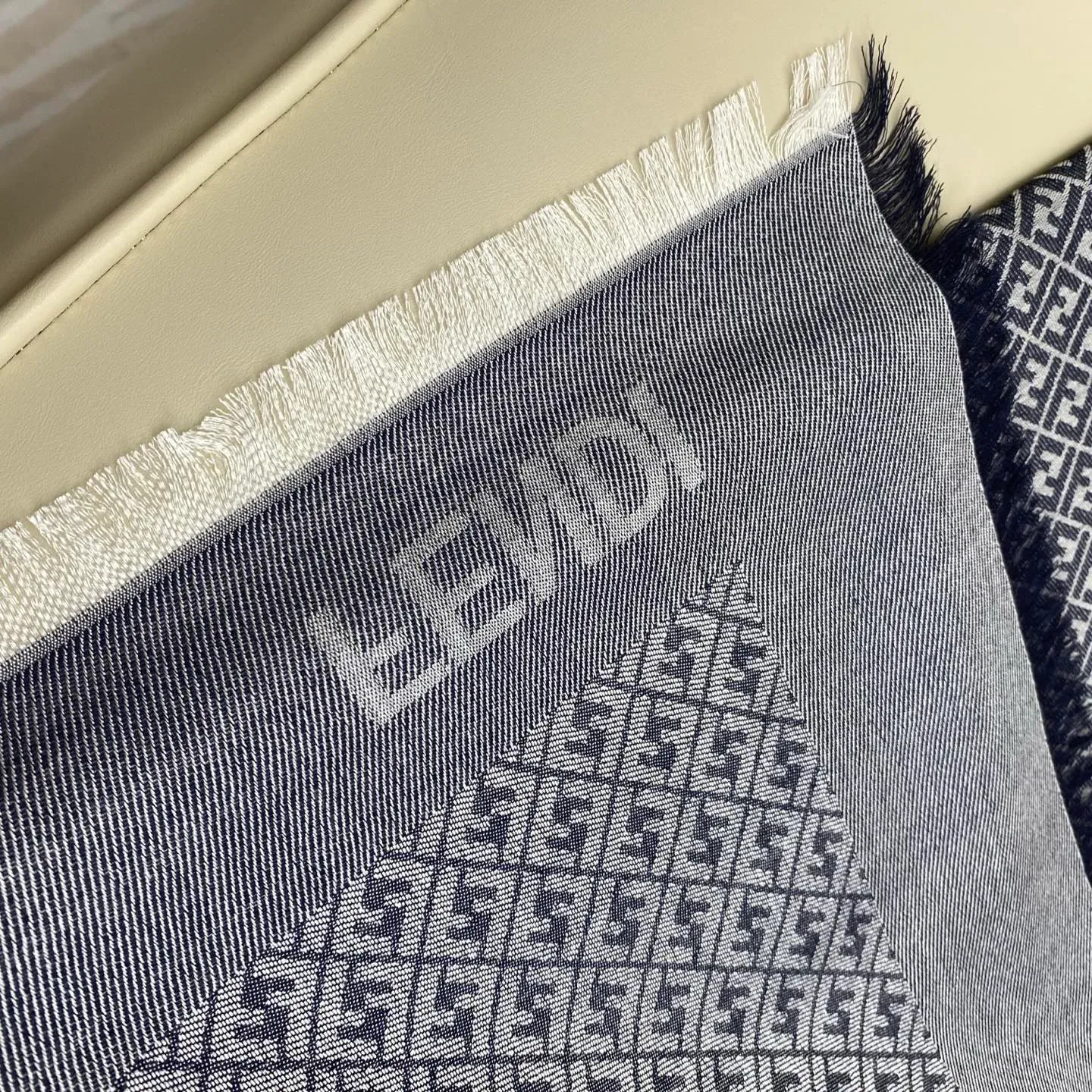 Шарфы Fendi 94342