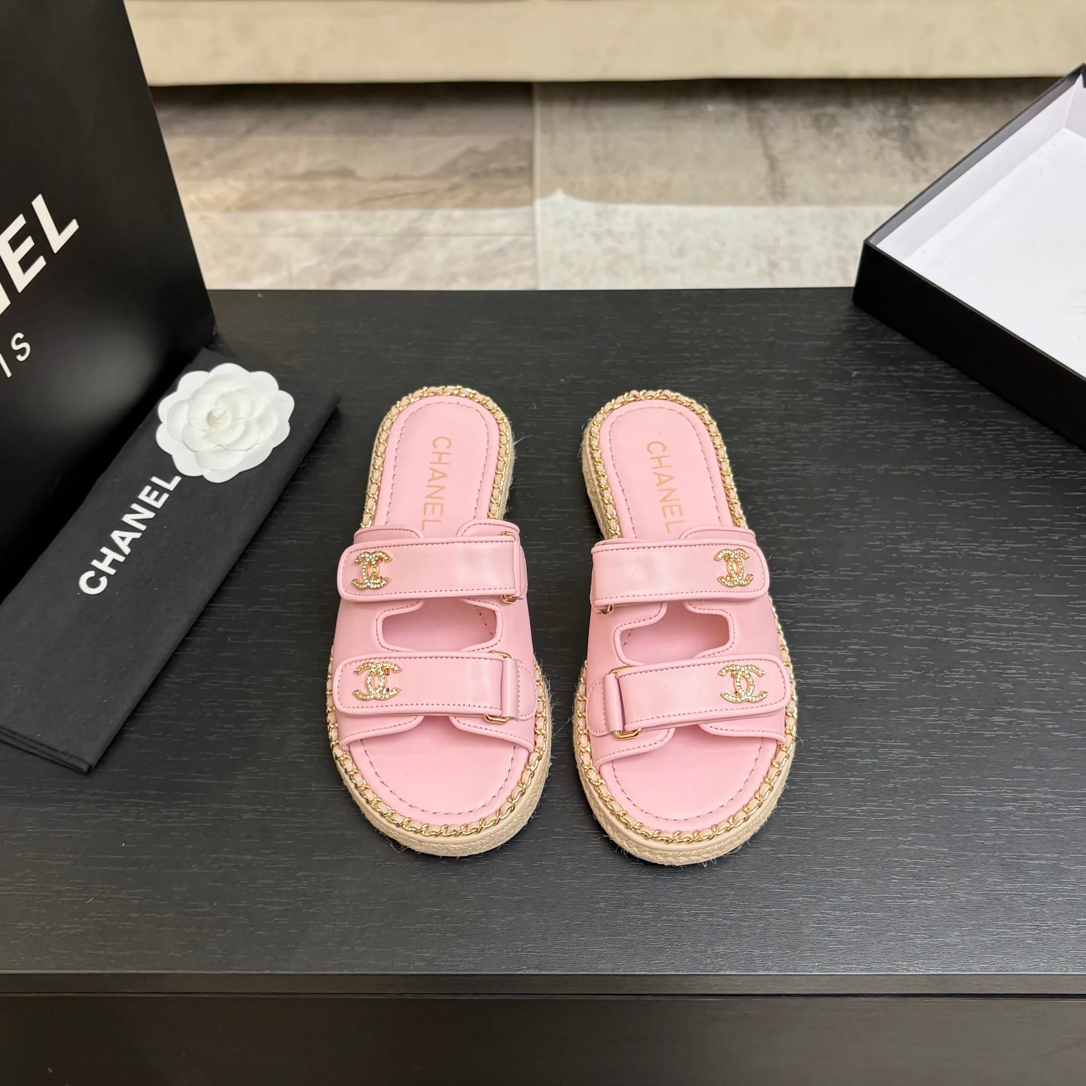 Шлепанцы Женские Chanel 2578923