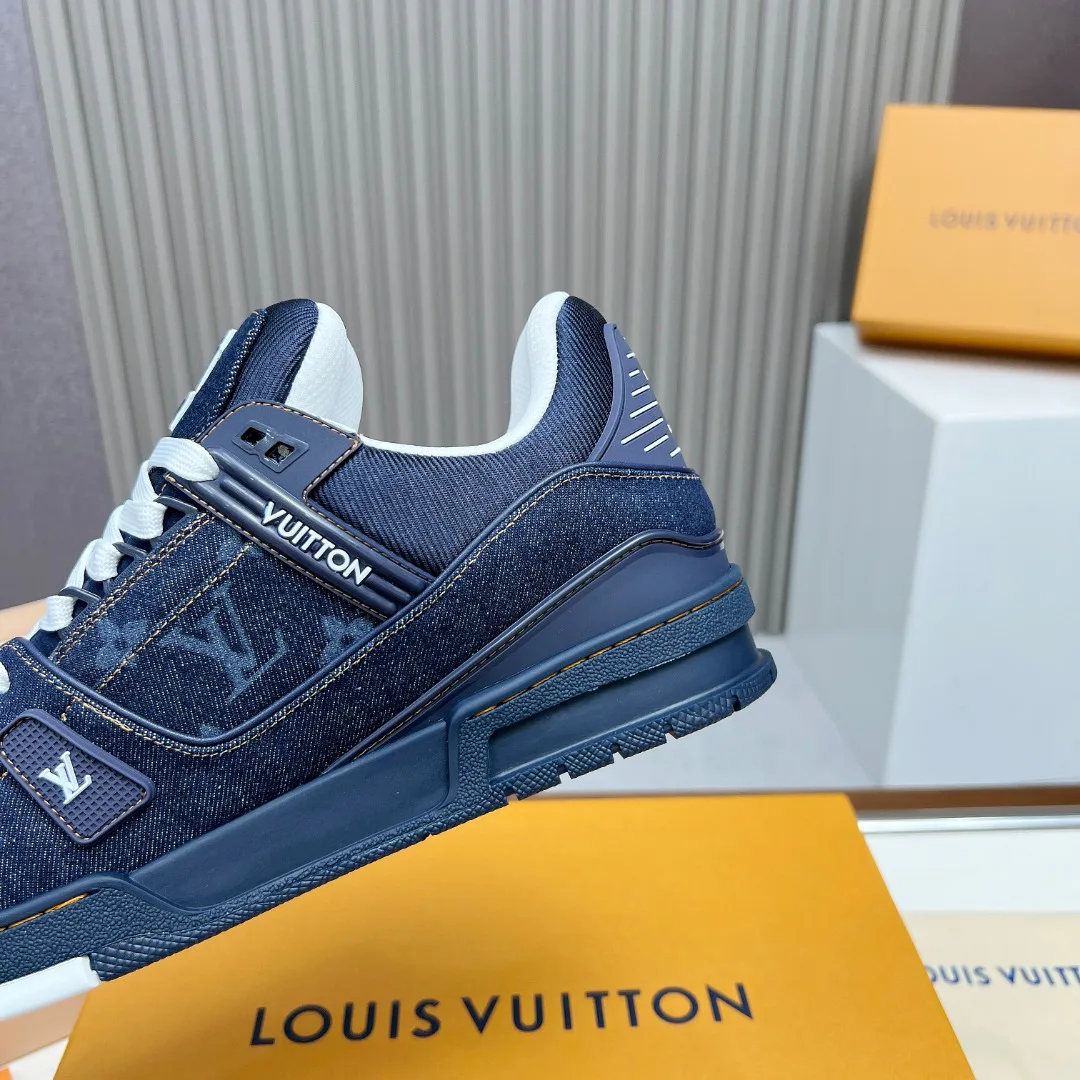 Кроссовки Женские Louis Vuitton 11707397