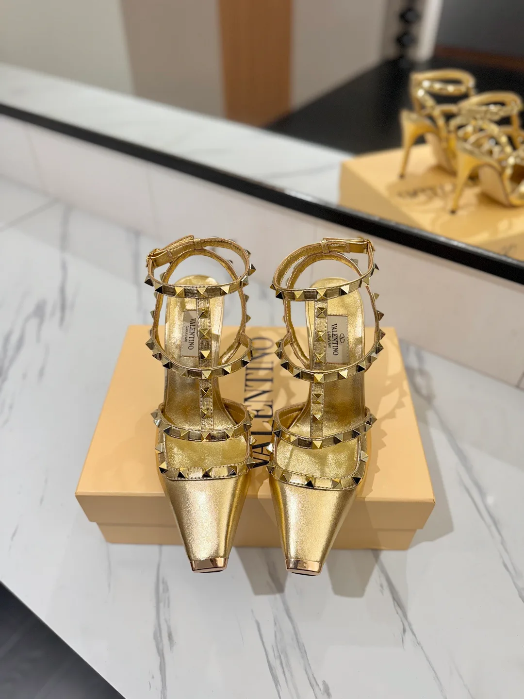 Босоножки Женские Valentino 17366650