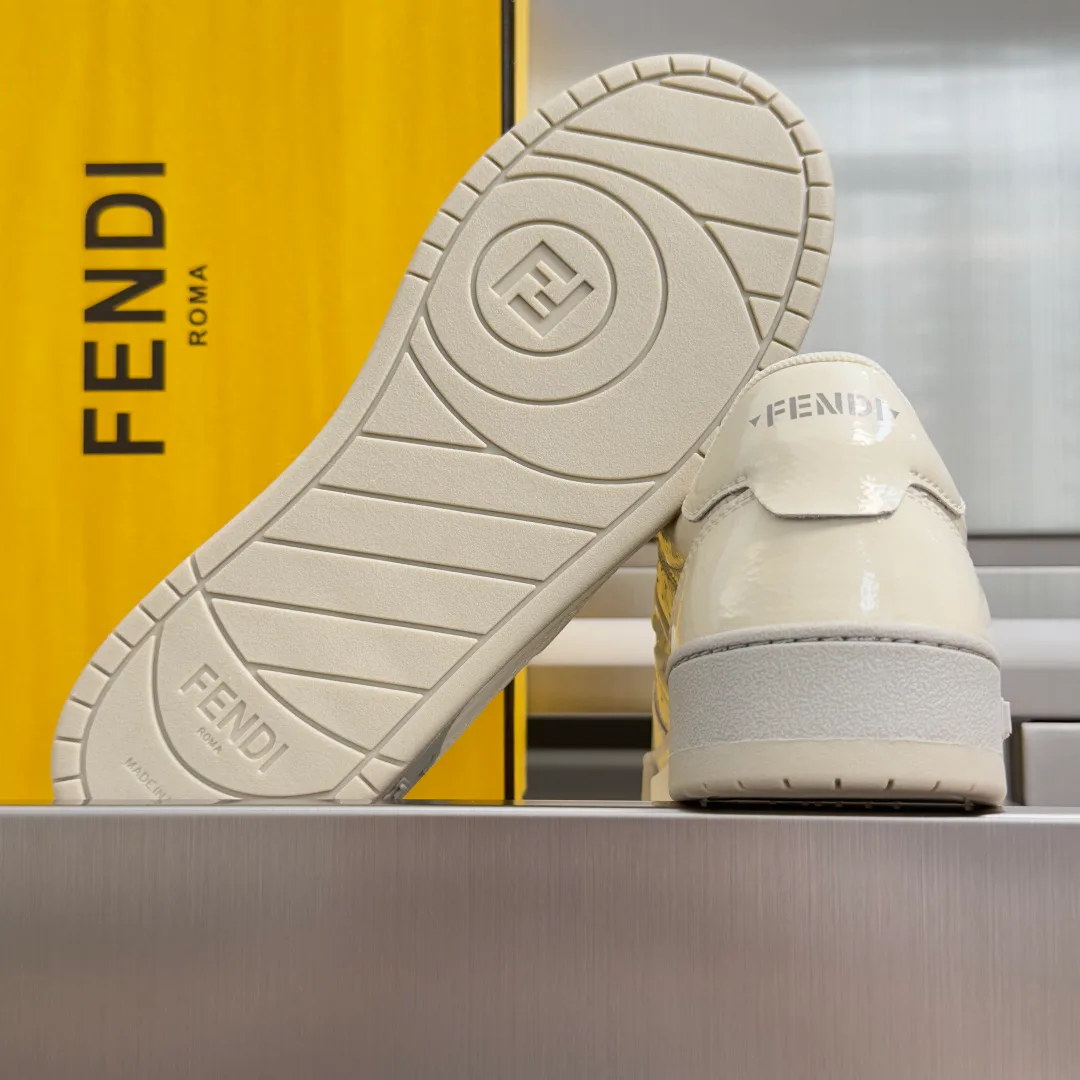 Кроссовки Женские Fendi 17729638