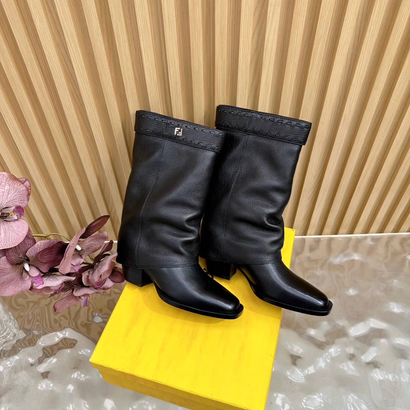Сапоги Женские Fendi 18235444