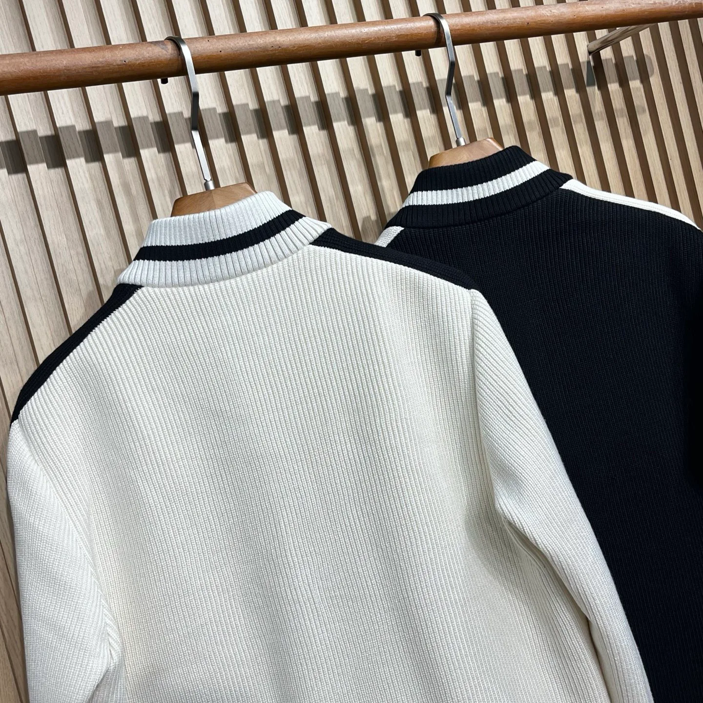 Куртки И Пуховики Мужские Moncler 1387913